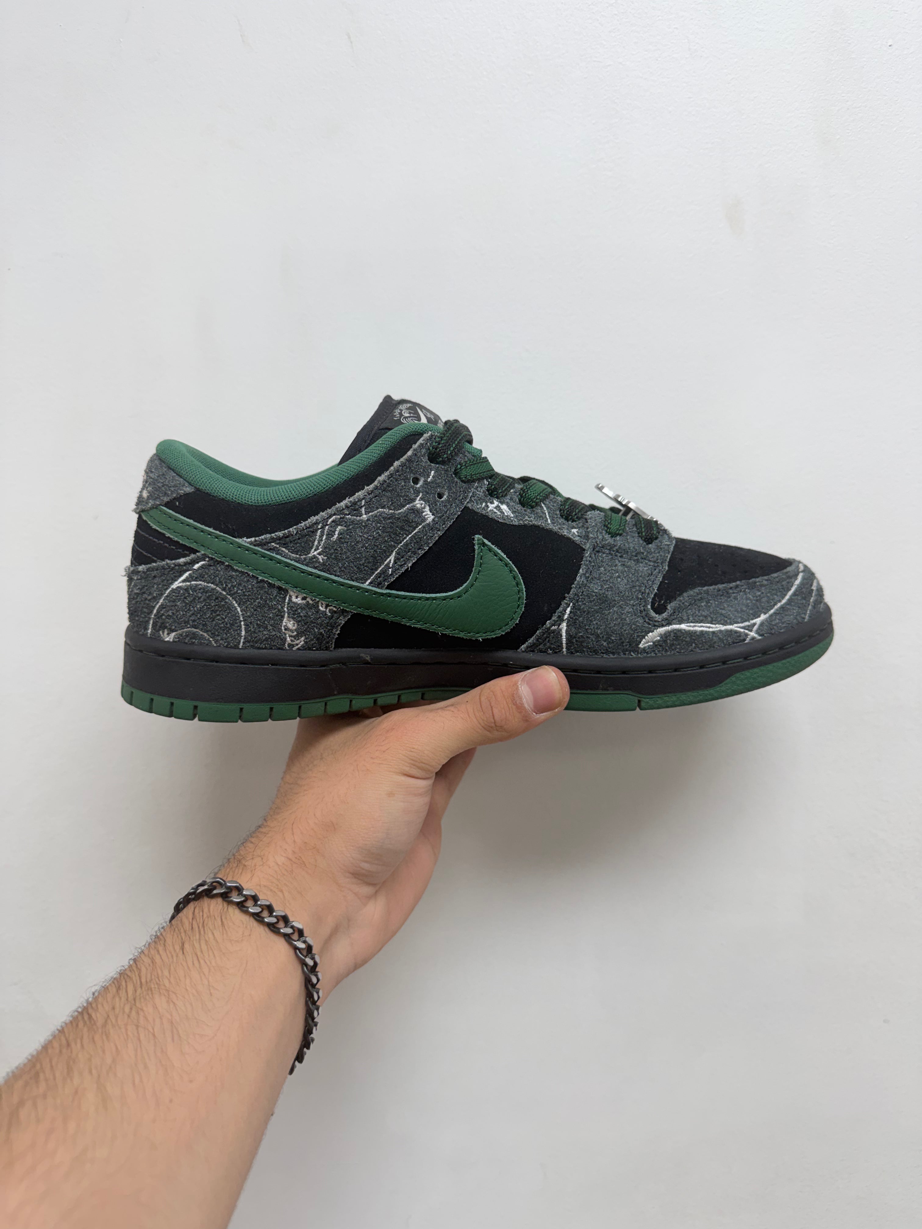 Nike SB Dunk Low There Skateboards Sneakers