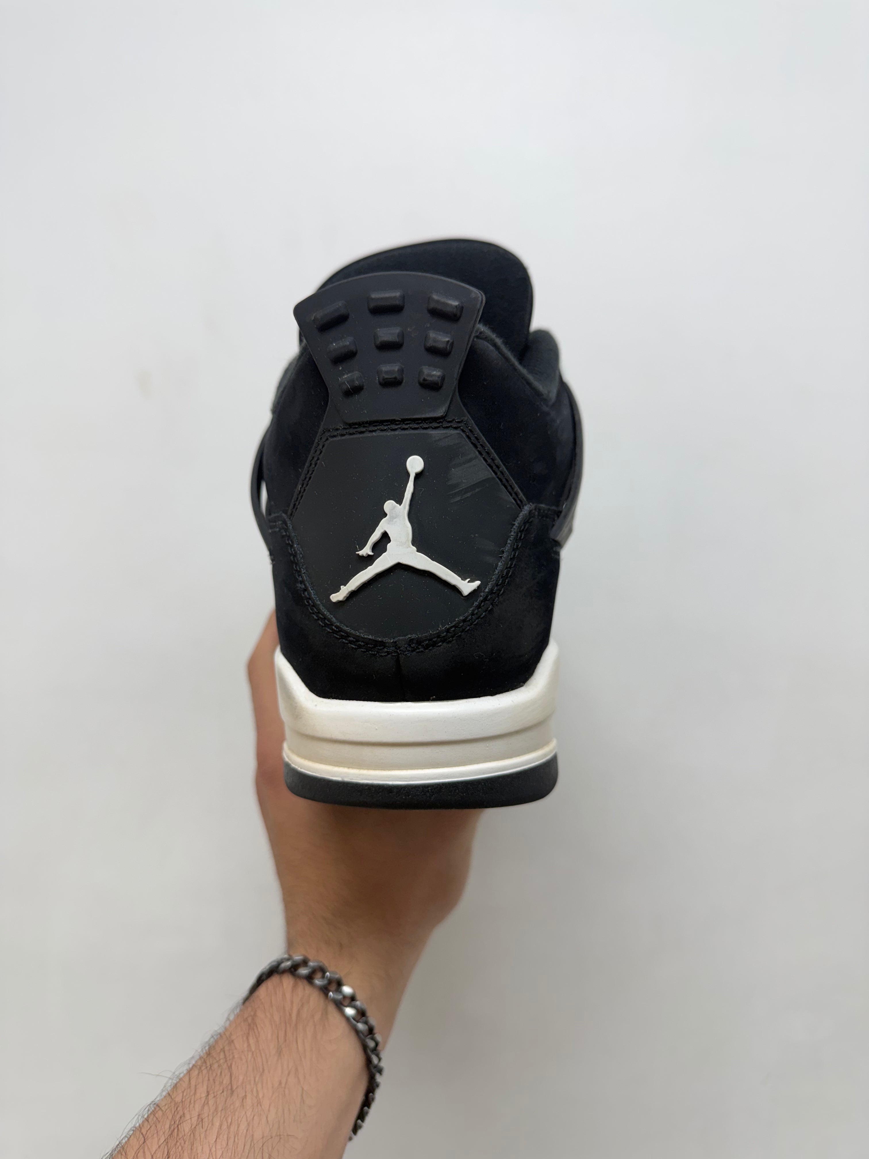 Jordan 4 White Thunder Sneakers