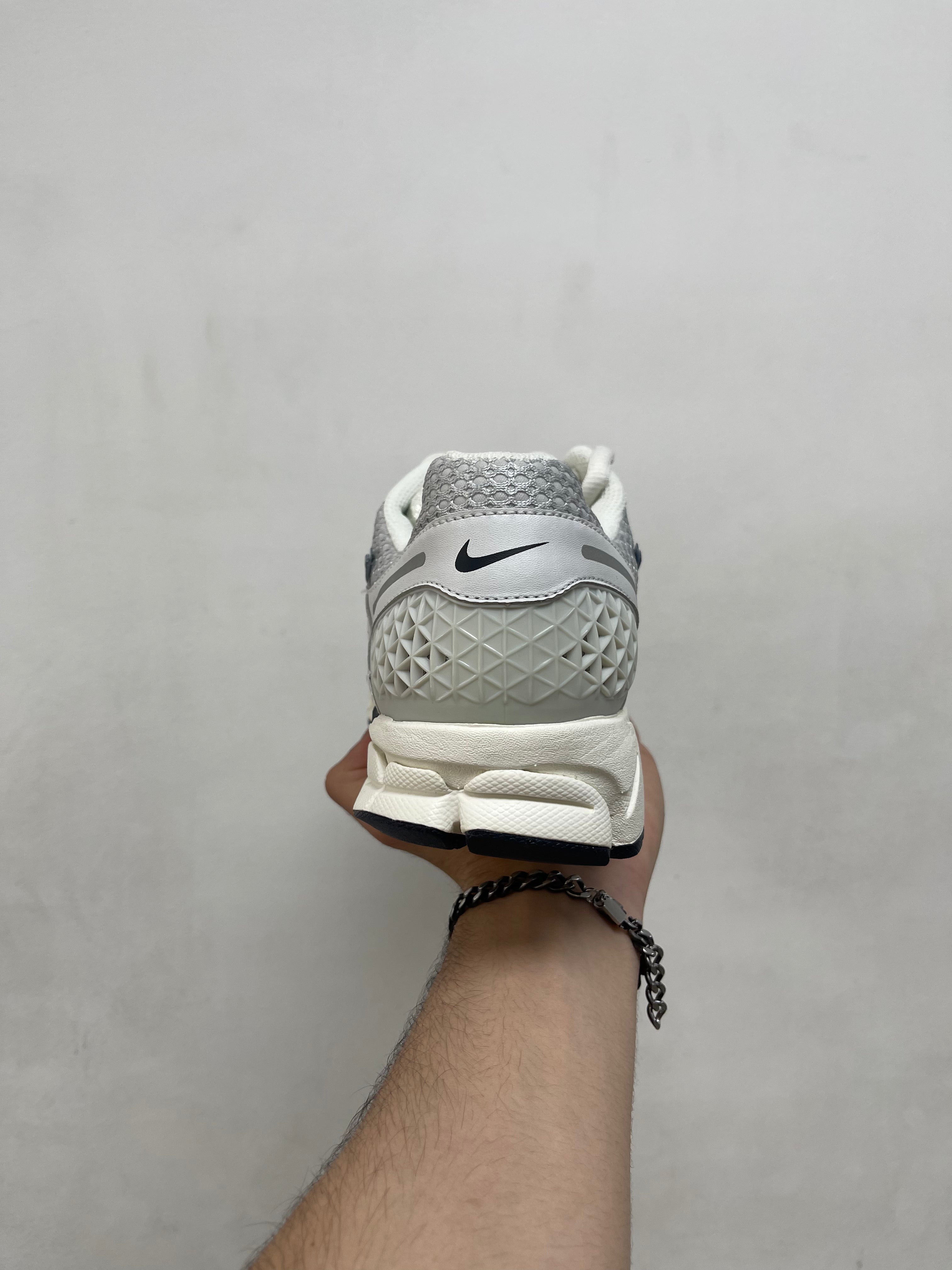 Nike Photon Dust Metallic Silver Vomero 5 Sneakers