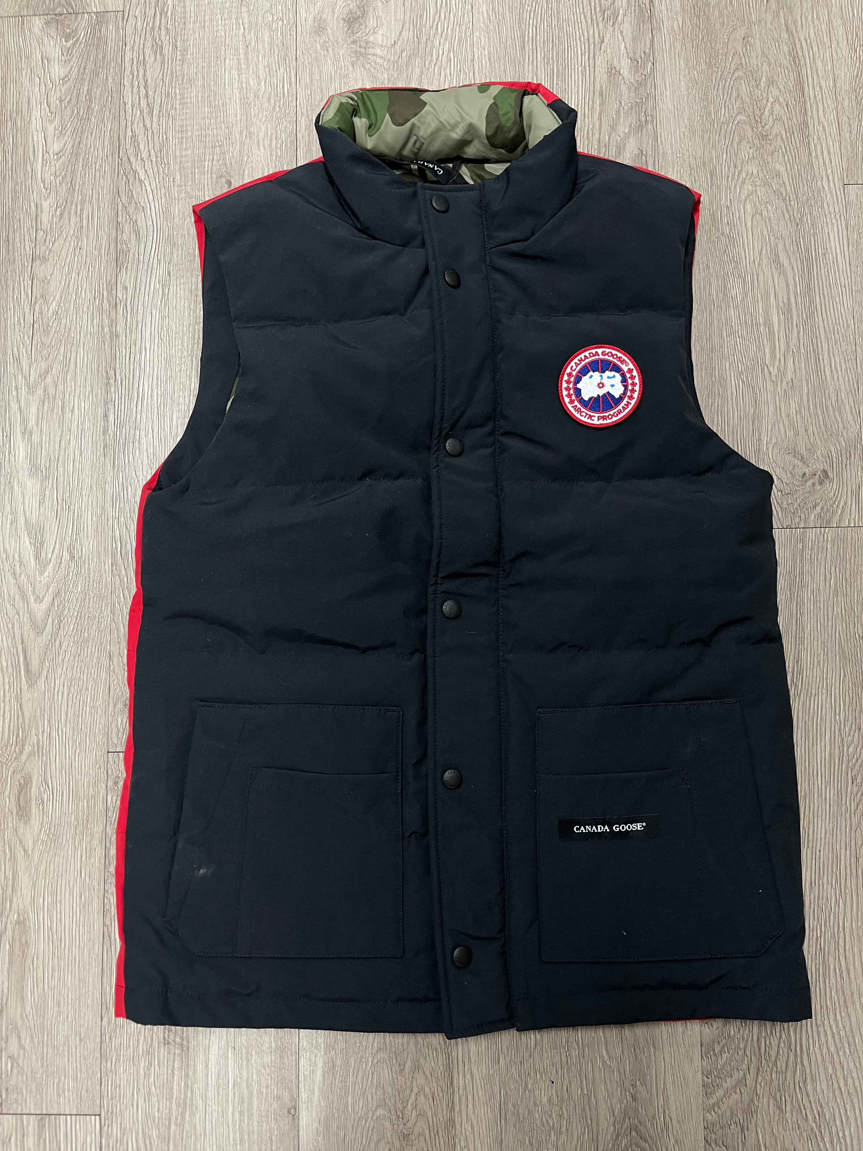 Canada Goose Vest Red Blue Camo New XS With Tags