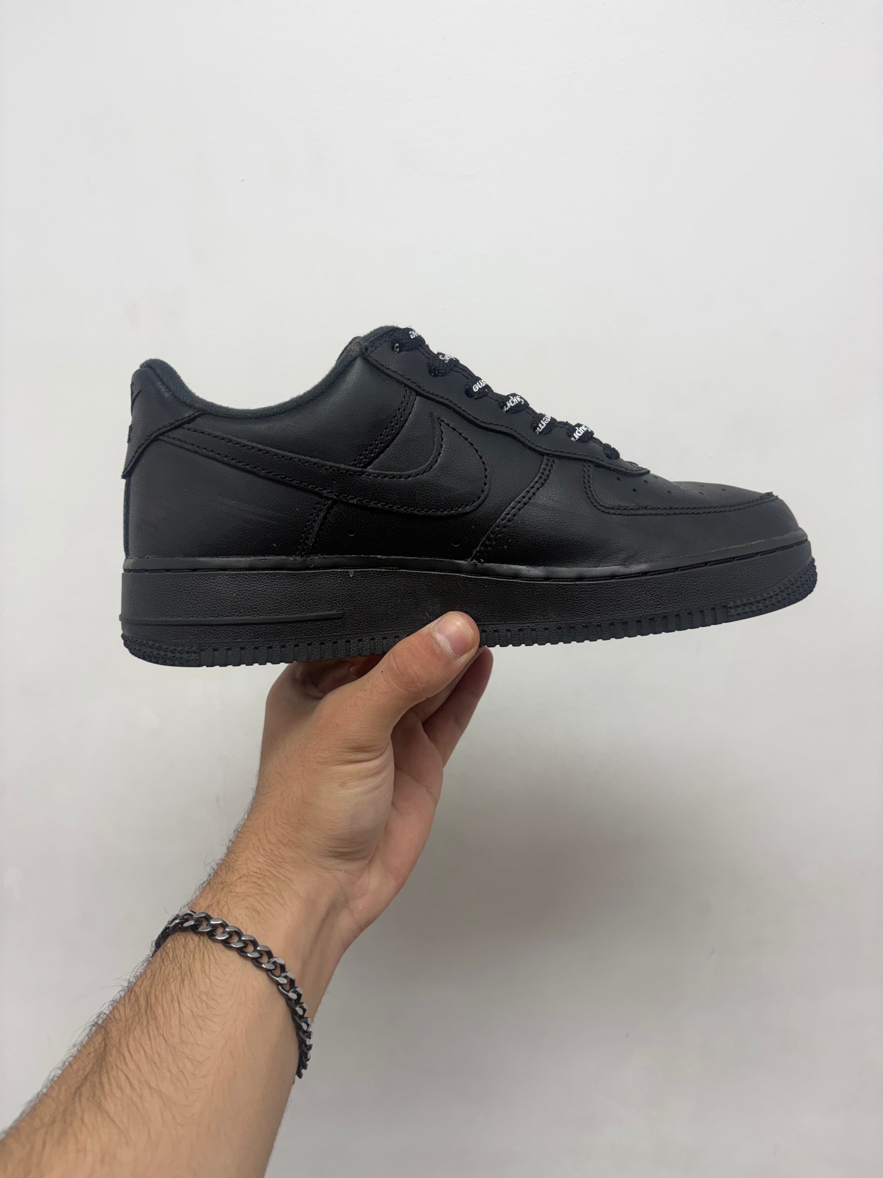 NIke Supreme AF1 Black Sneakers