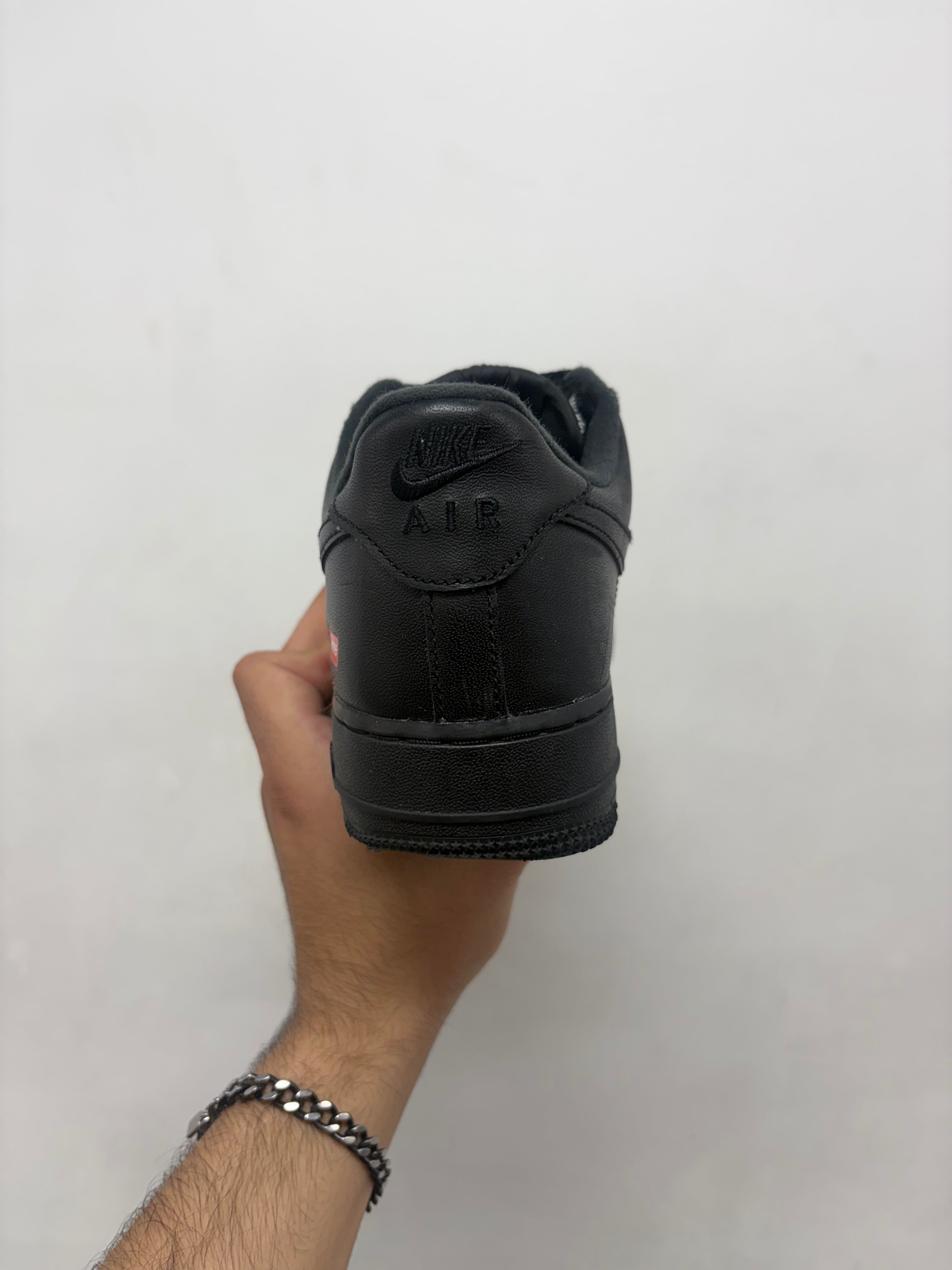 NIke Supreme AF1 Black Sneakers