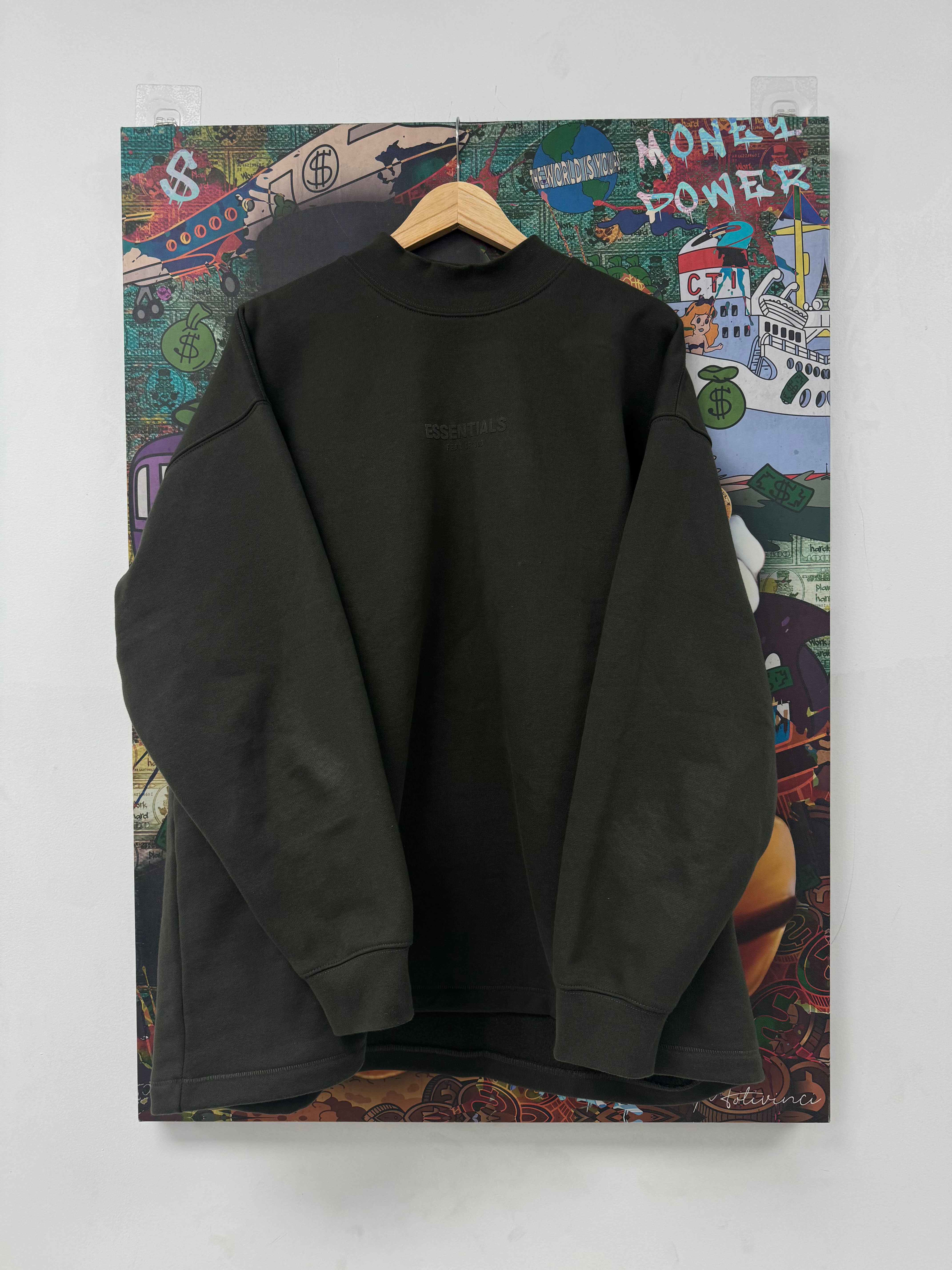 Essentials Relaxed Crewneck Dark Olive Used Large