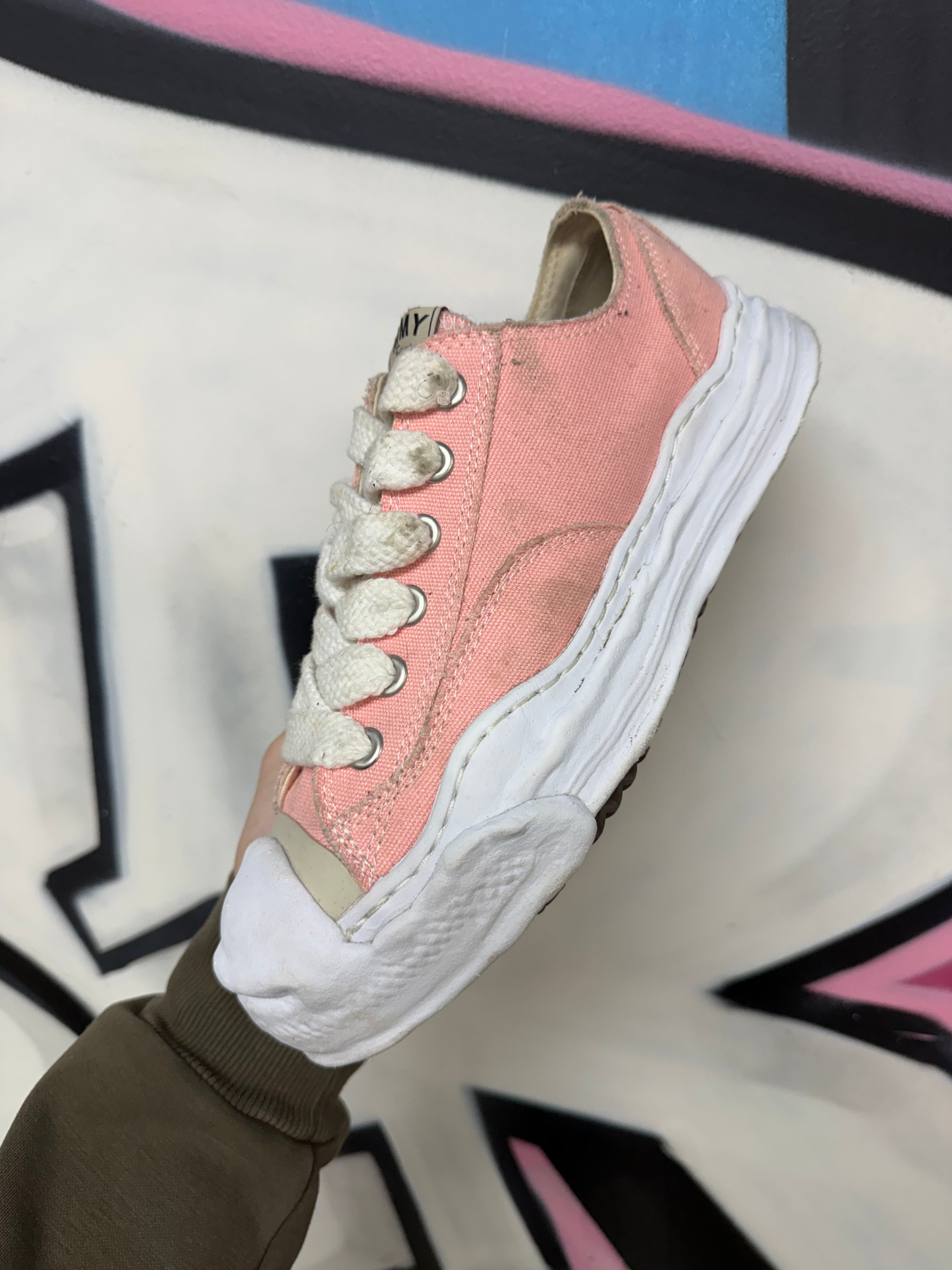 MMY Pink Hank Low Sneakers