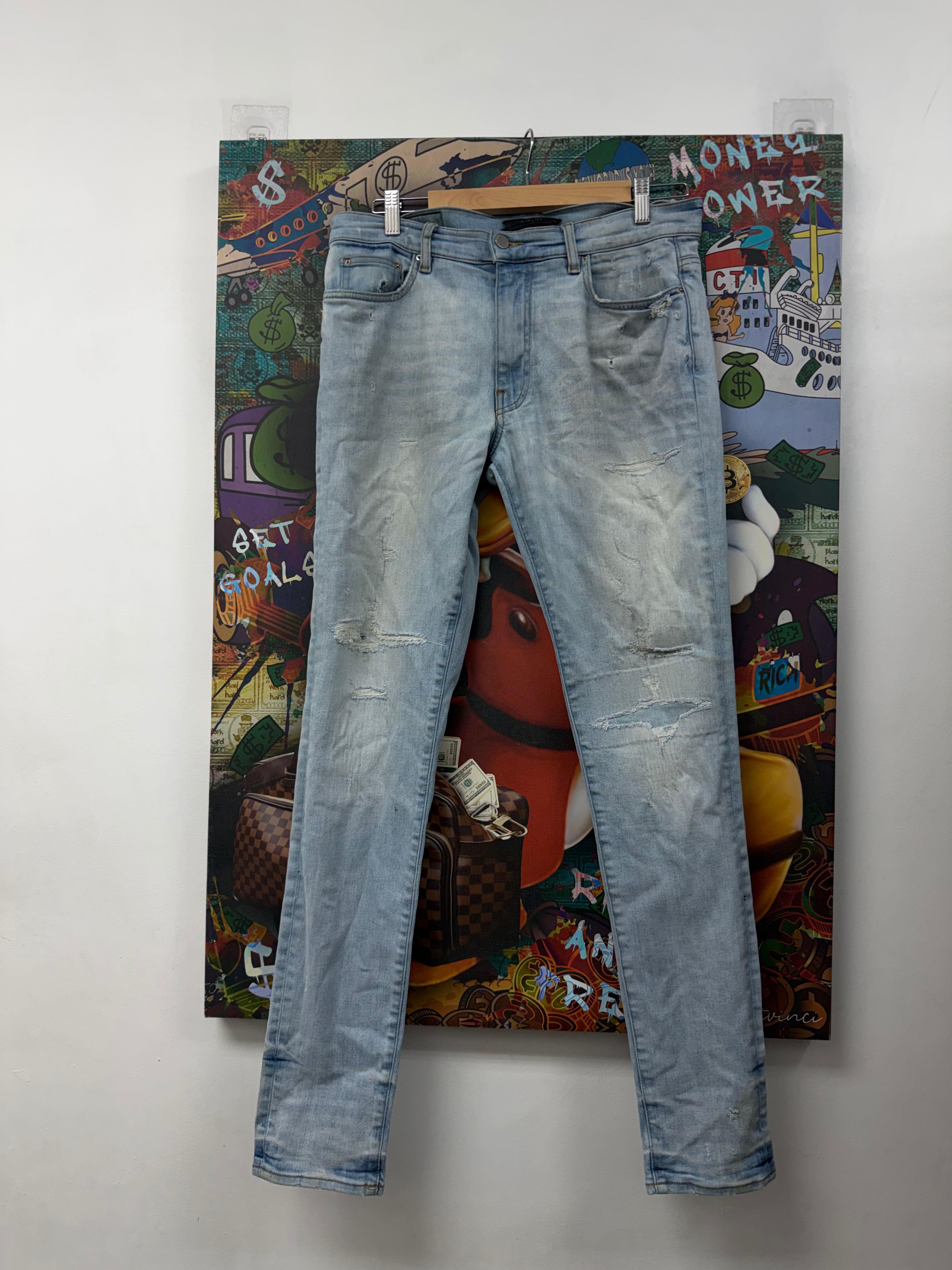 Amiri Vintage Wash Plain Thrasher Knee Ripped Jeans