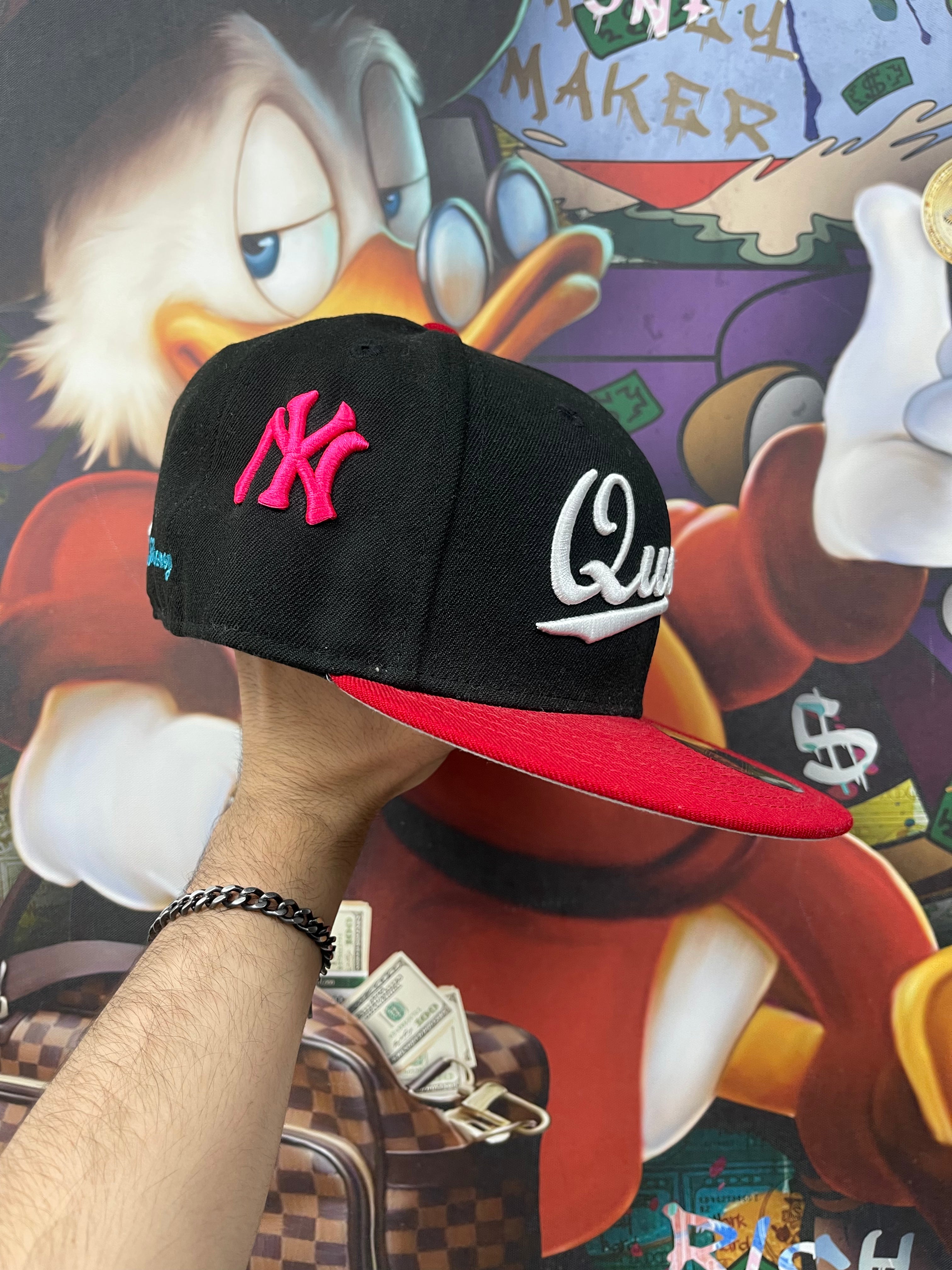 Slow Bucks Black Red Queens Hat