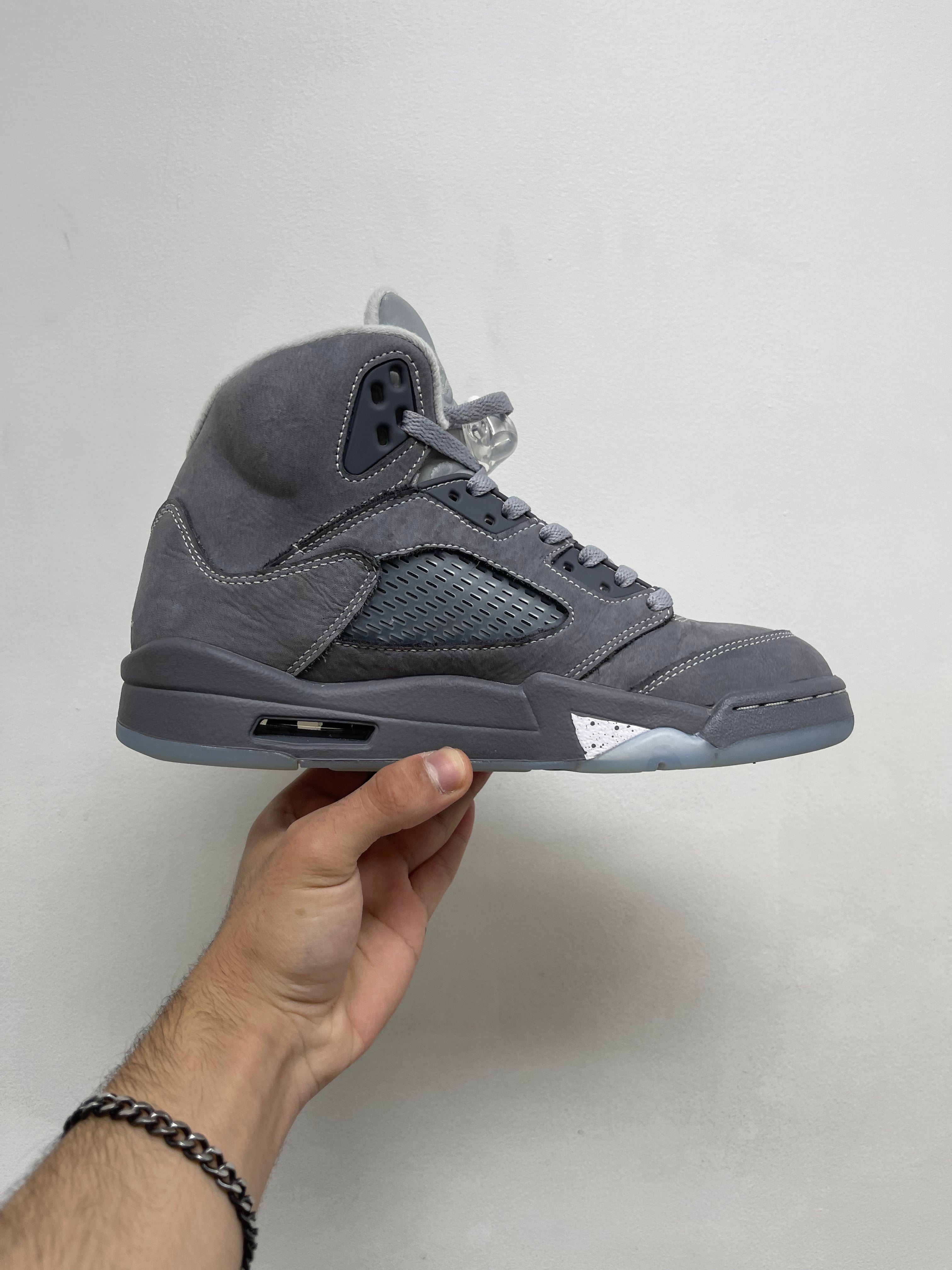 Jordan 5 Wolf Grey Sneakers