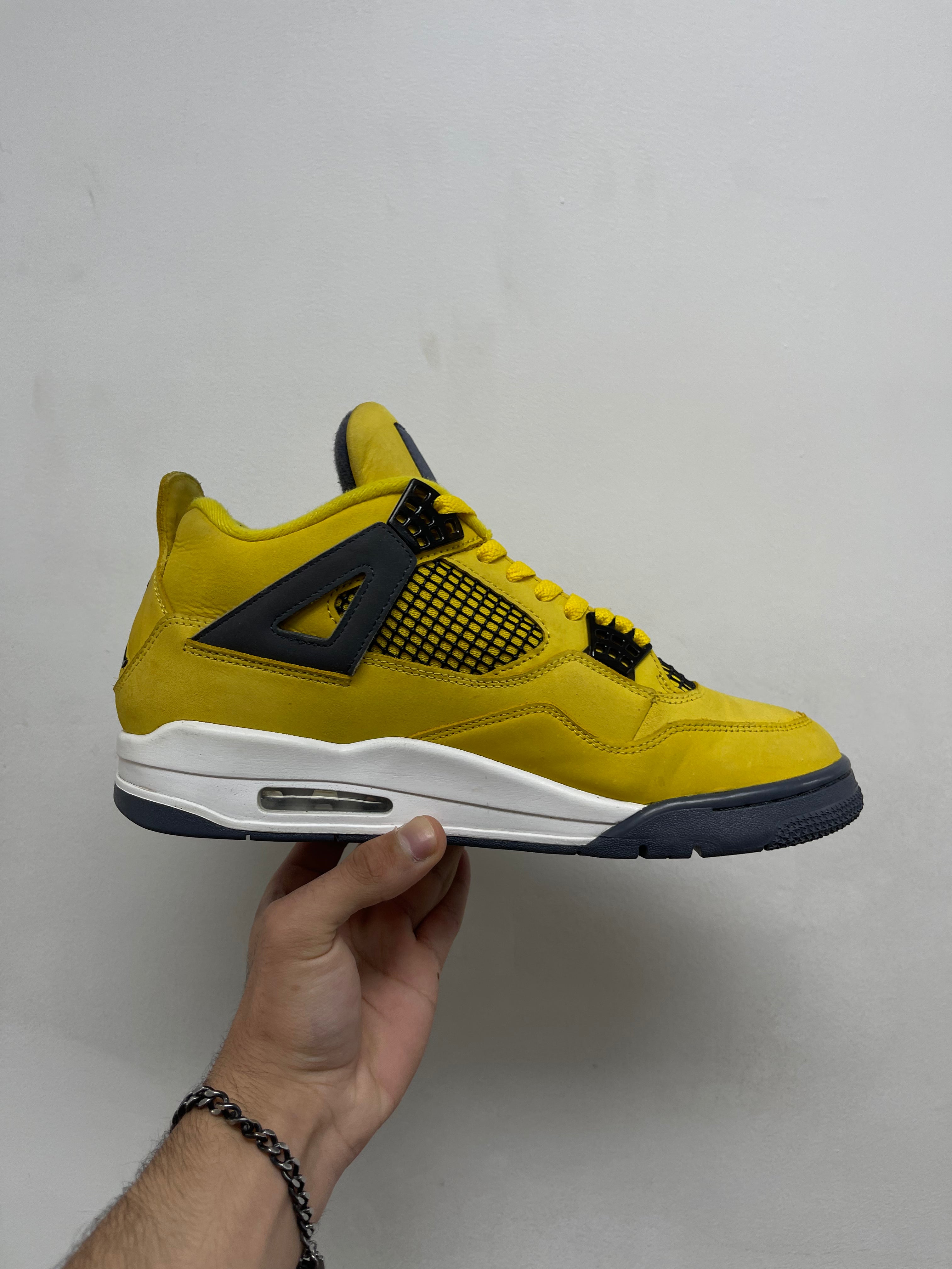 Jordan 4 Lightning Sneakers