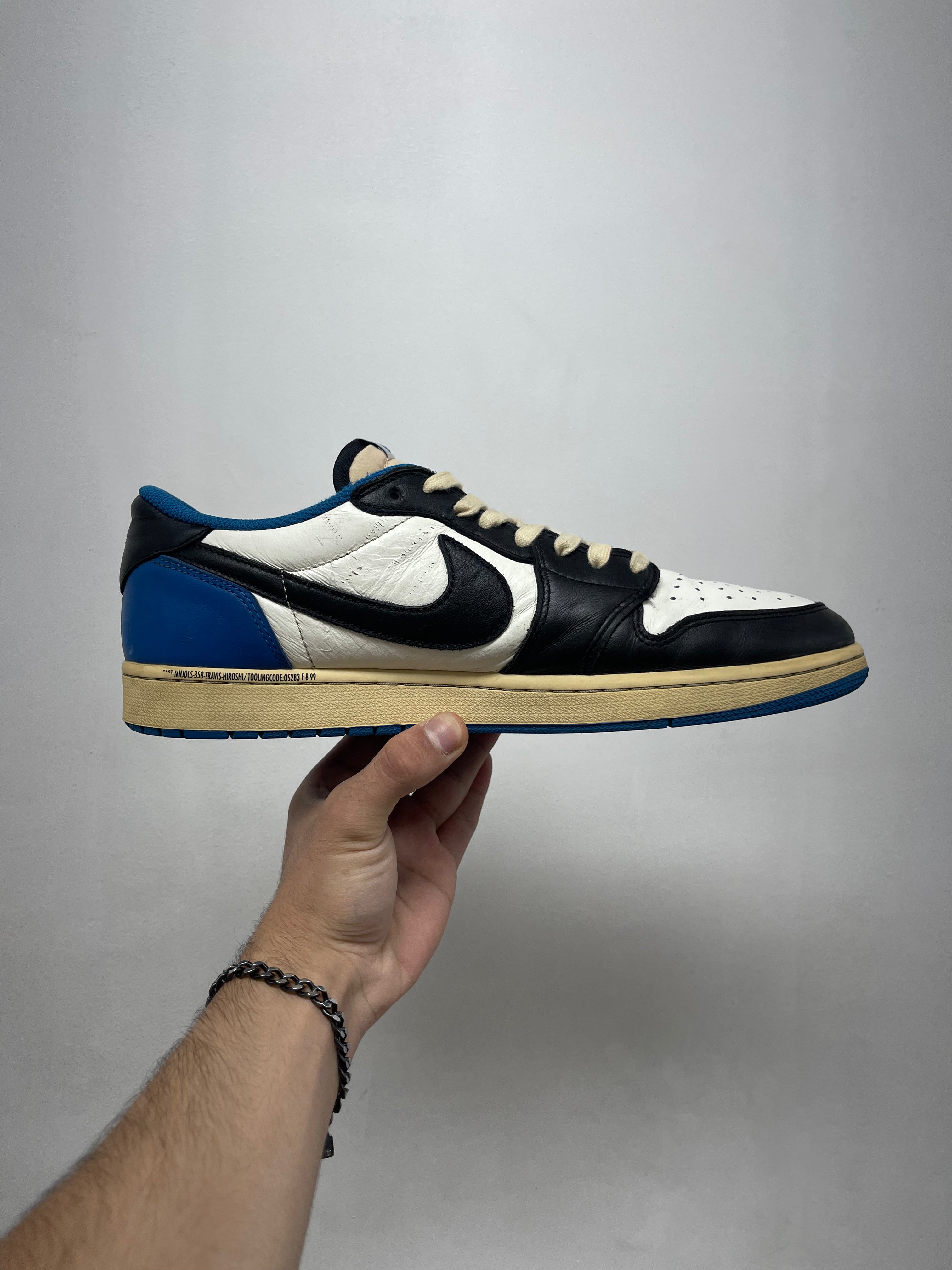 Nike Travis Scott Fragment Low Sneakers