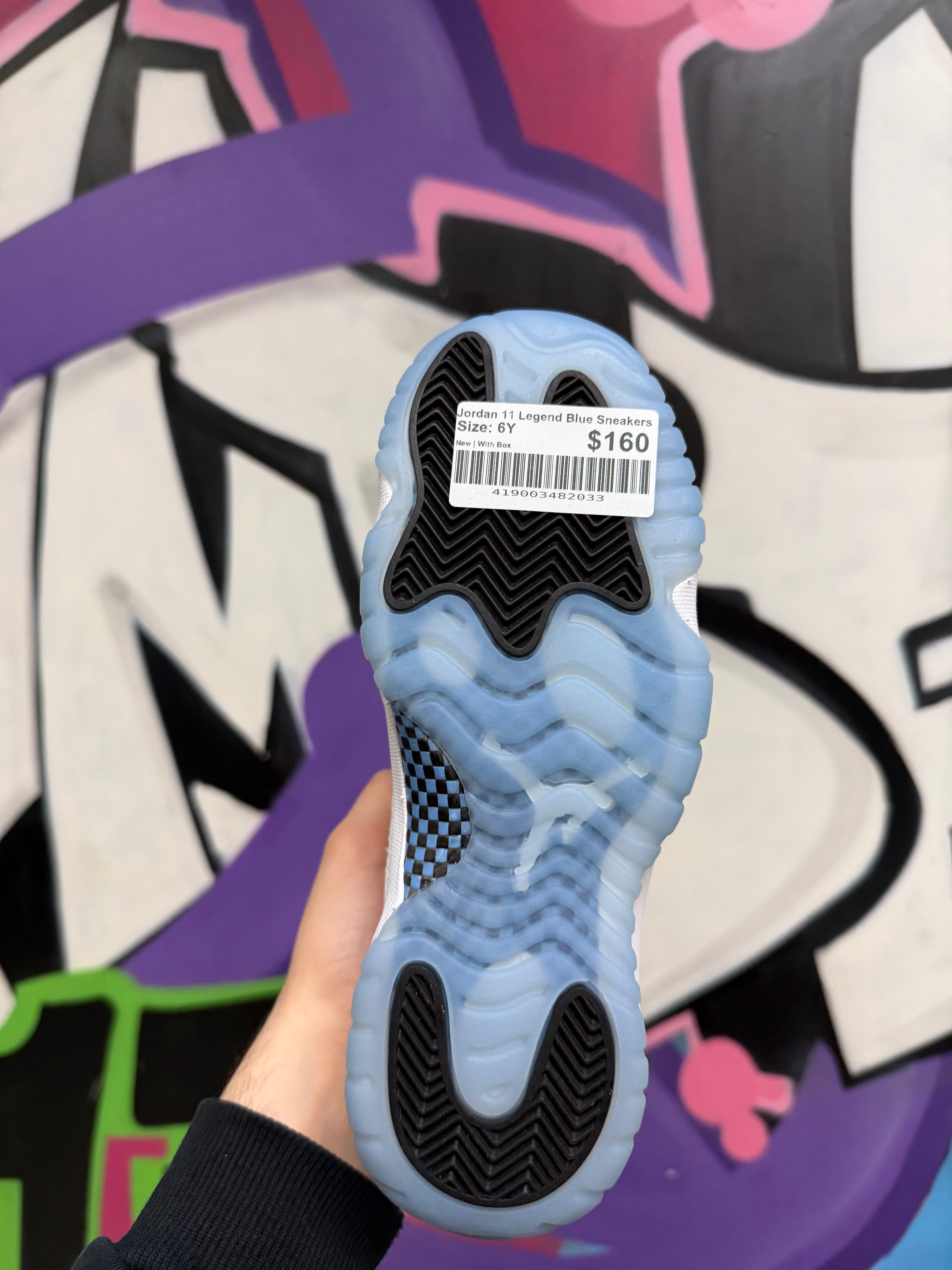 Jordan 11 Legend Blue Sneakers