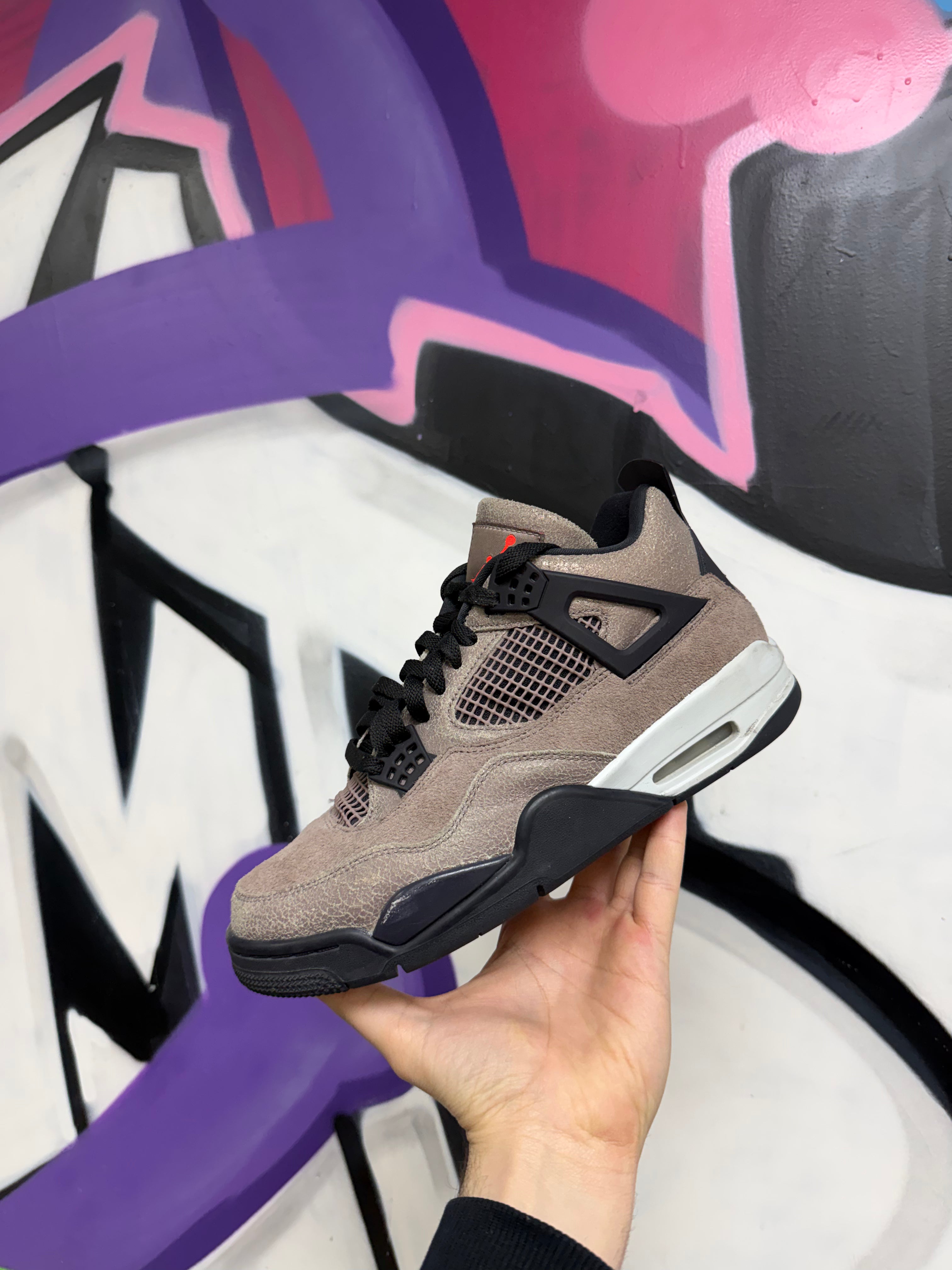 Jordan 4 Taupe Haze Sneakers