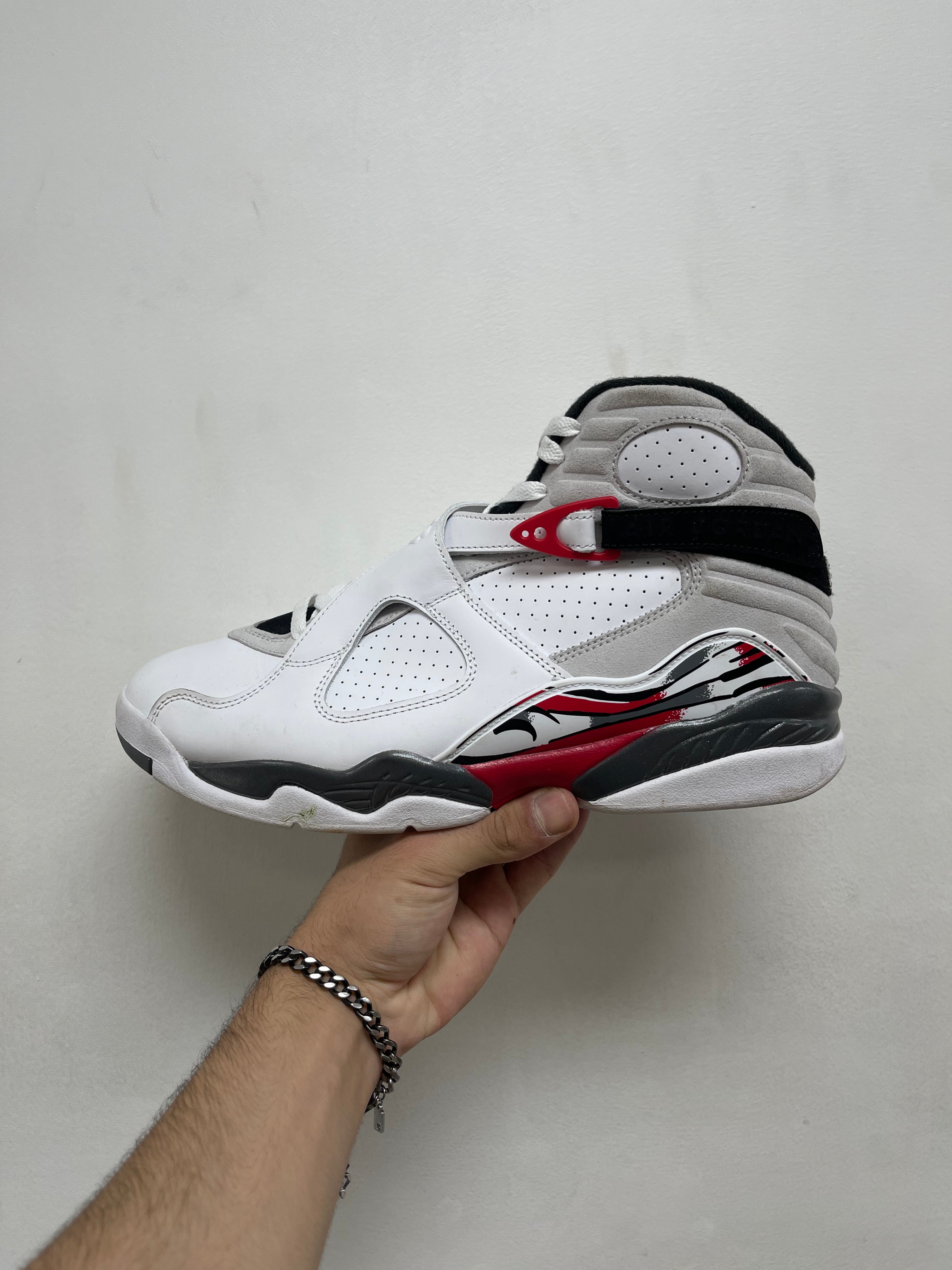 Jordan 8 Bugs Bunny Sneakers