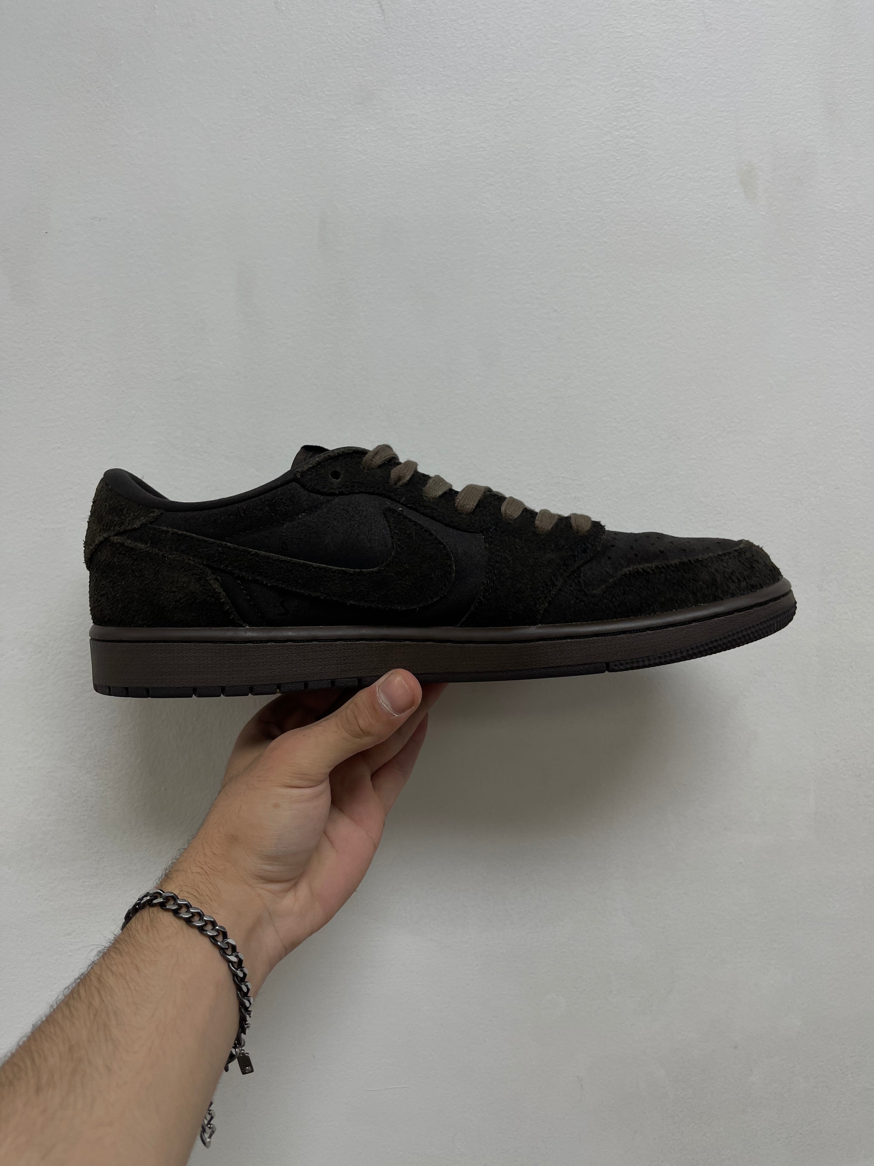 Jordan 1 Low Travis Scott Brown Velvet Sneakers