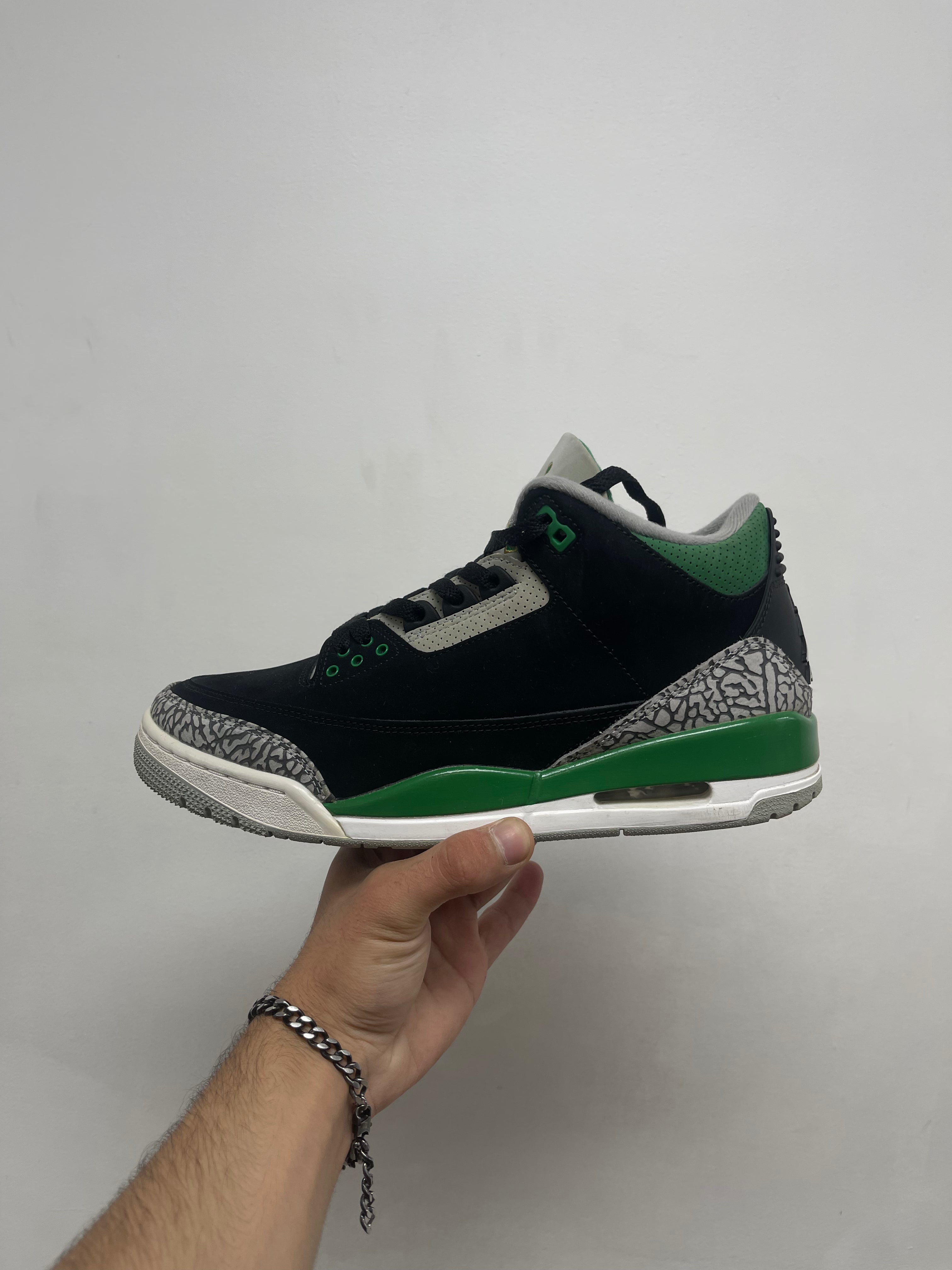 Jordan 3 Pine Green Sneakers