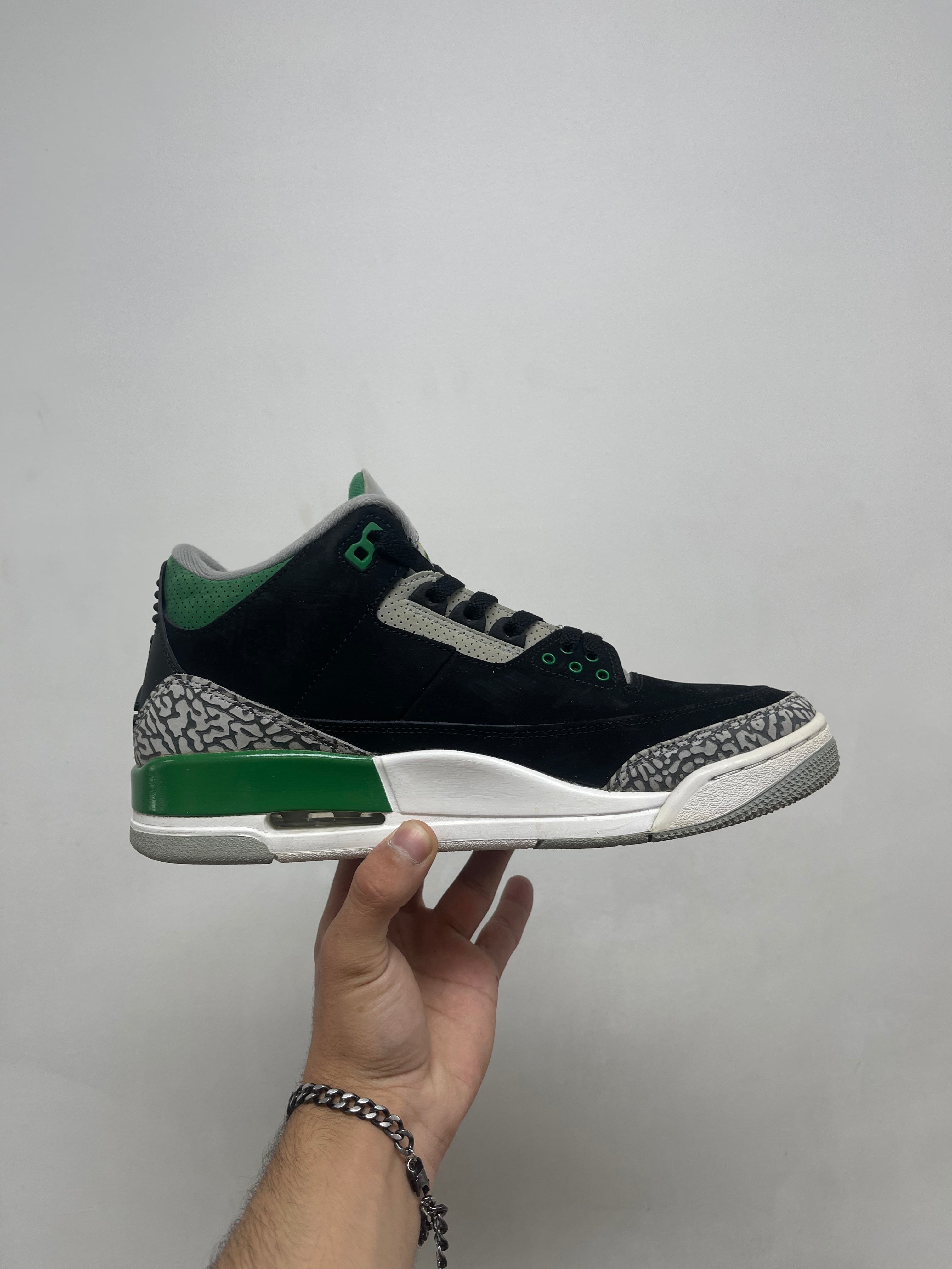 Jordan 3 Pine Green Sneakers