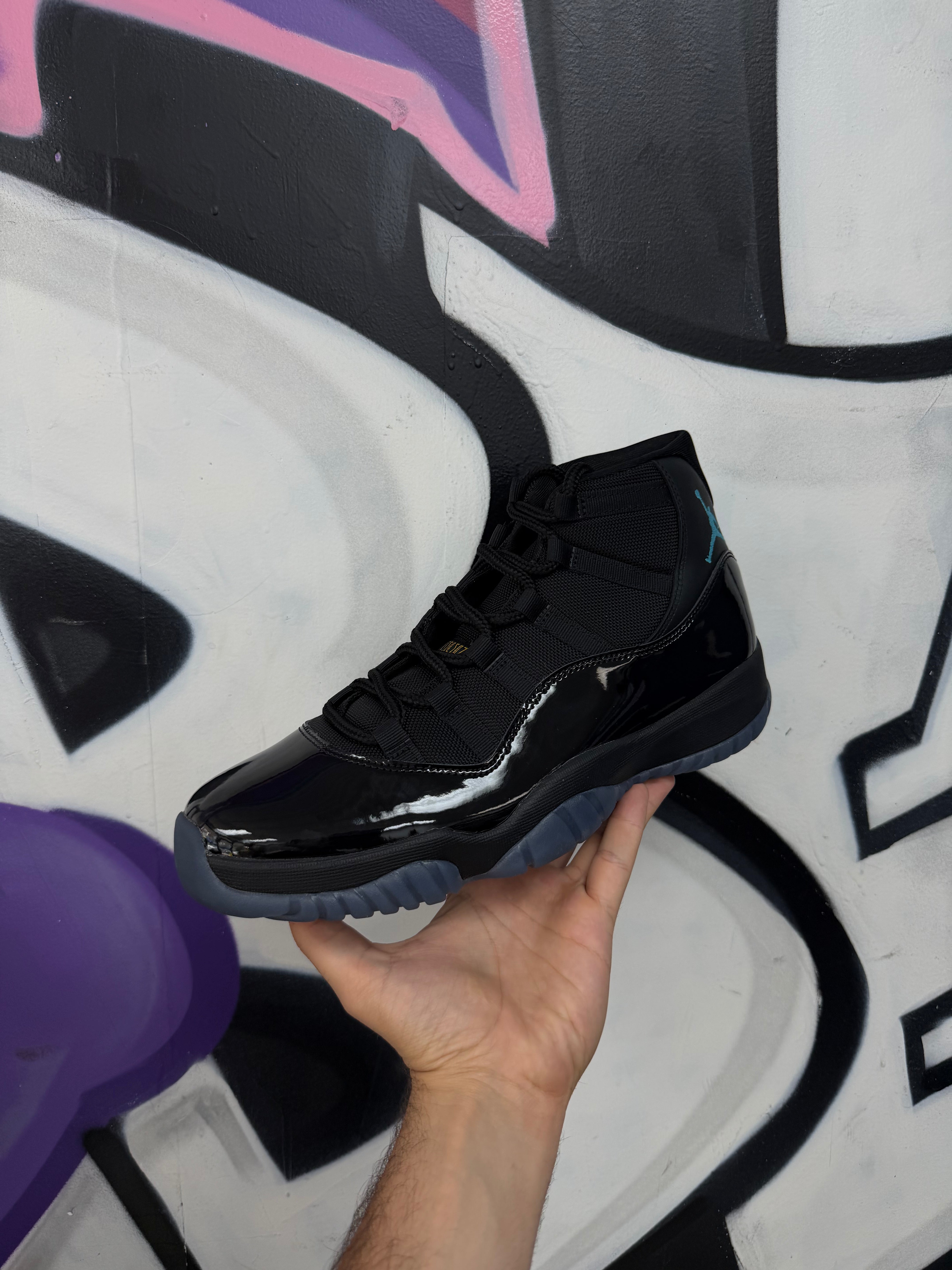 Jordan 11 Gamma Sneakers