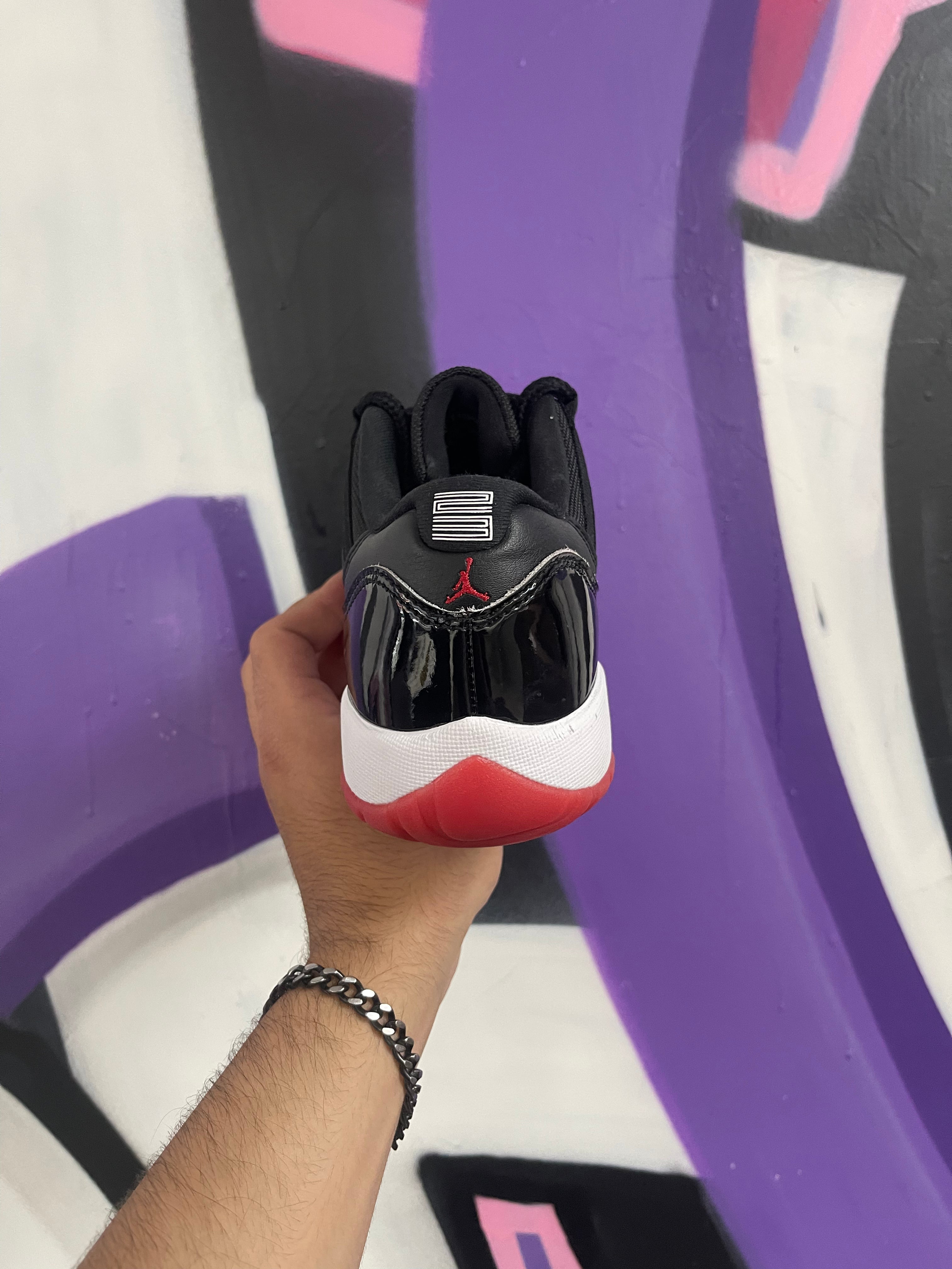 Jordan 11 Low Bred Sneakers