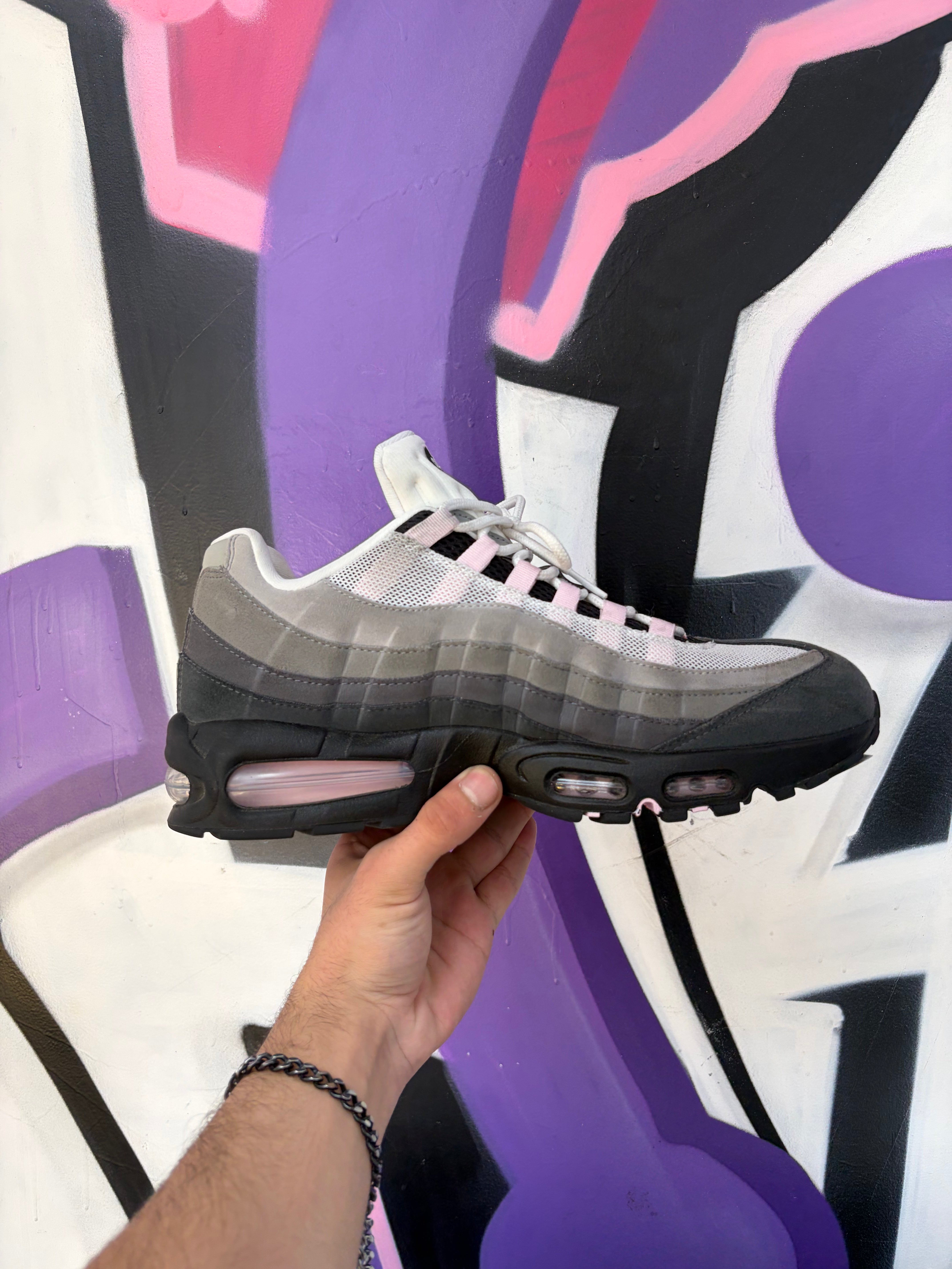 Nike AM95 Soft Pink Sneakers