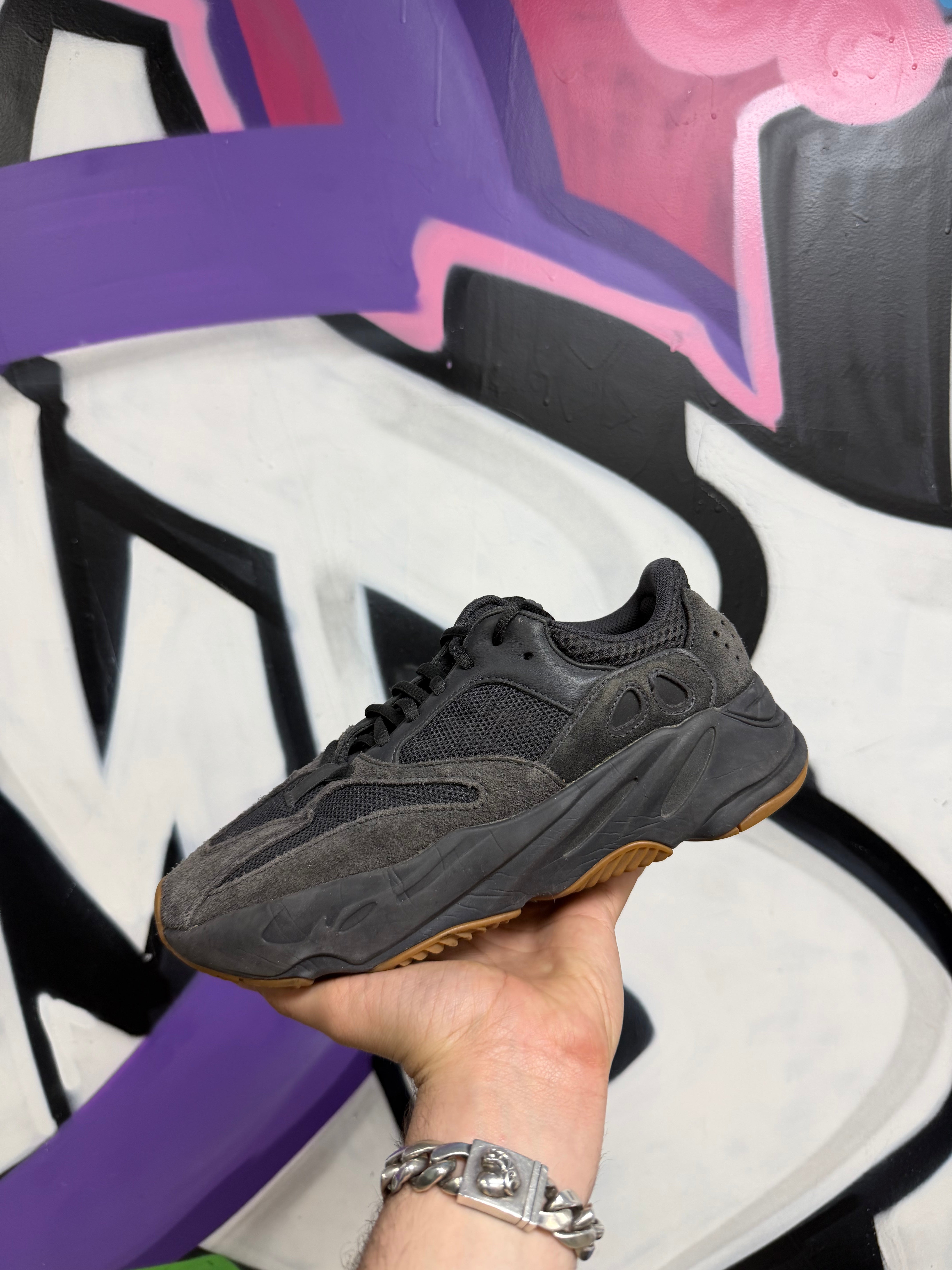 YZY 700 Utility Black Sneakers