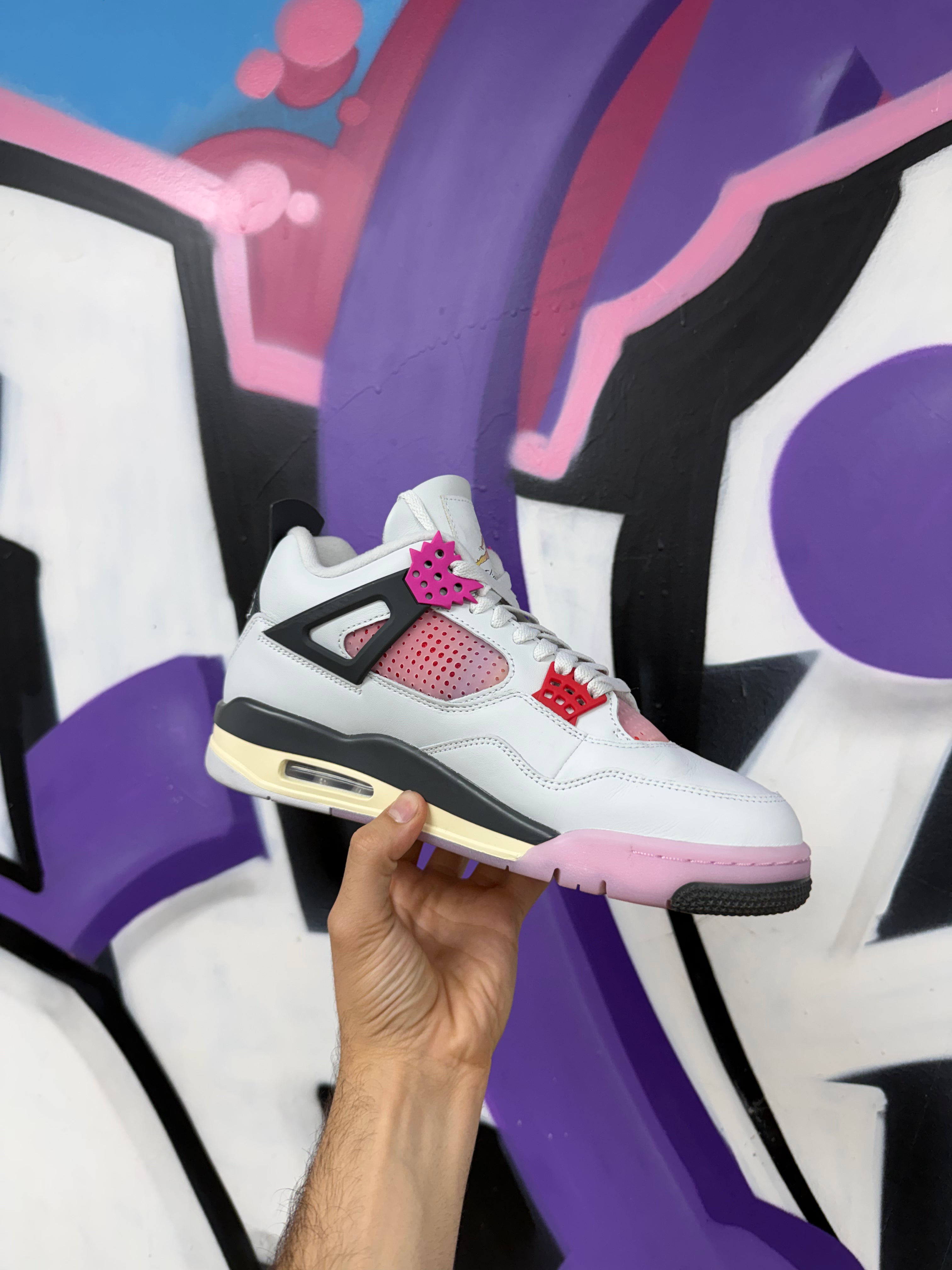 Jordan 4 Comic Sneakers