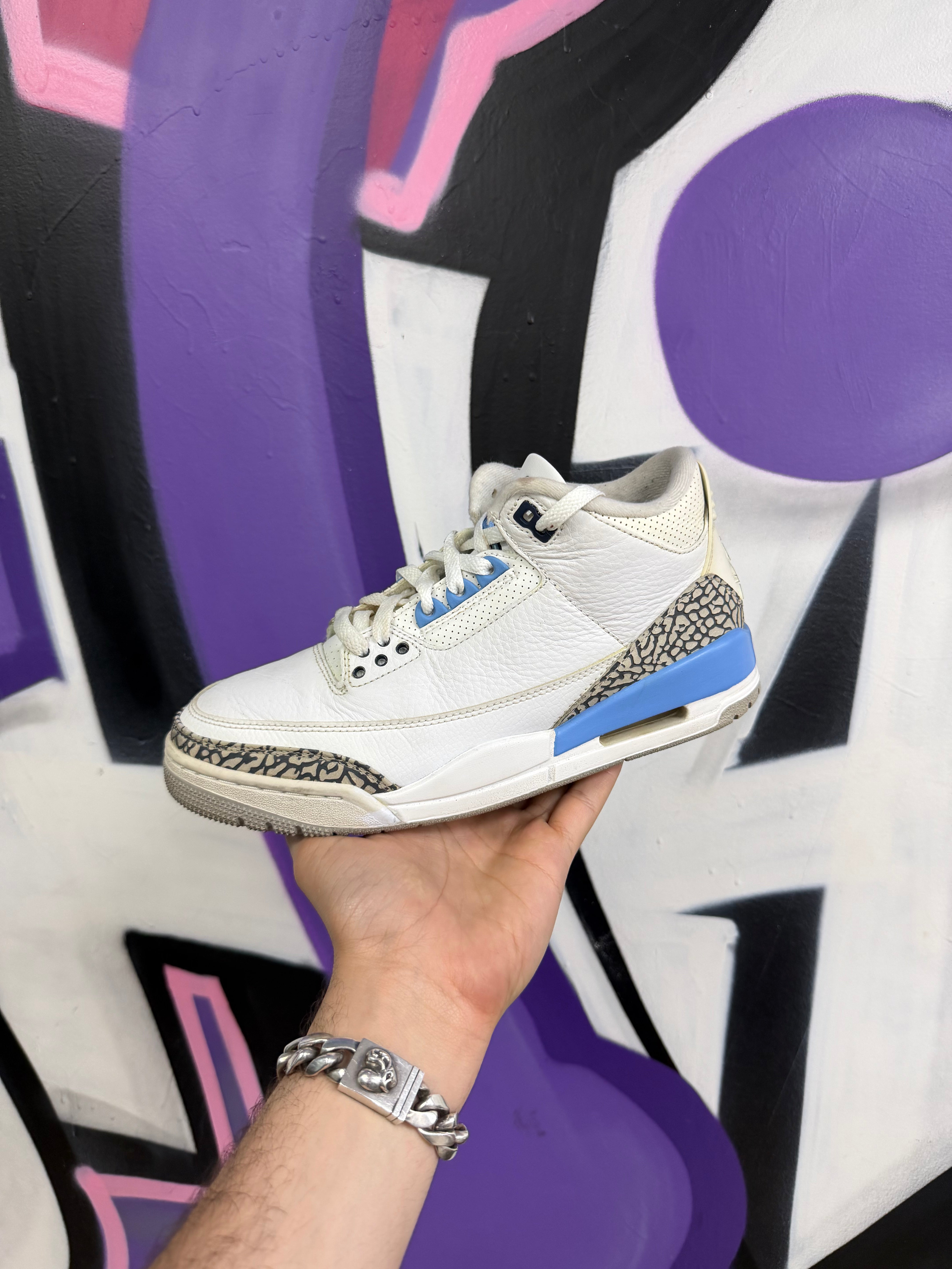 Jordan 3 UNC Sneakers