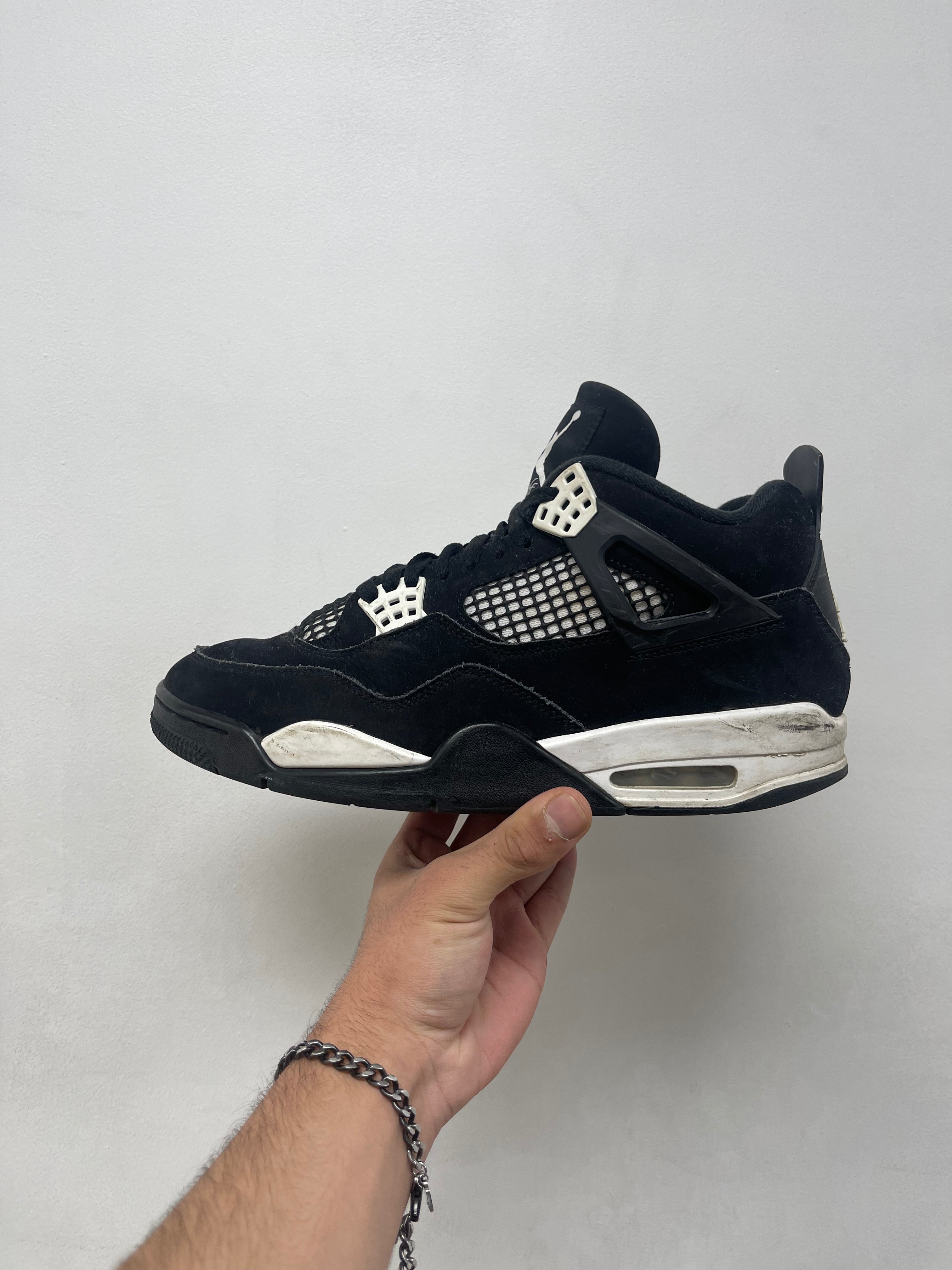 Jordan 4 White Thunder Sneakers