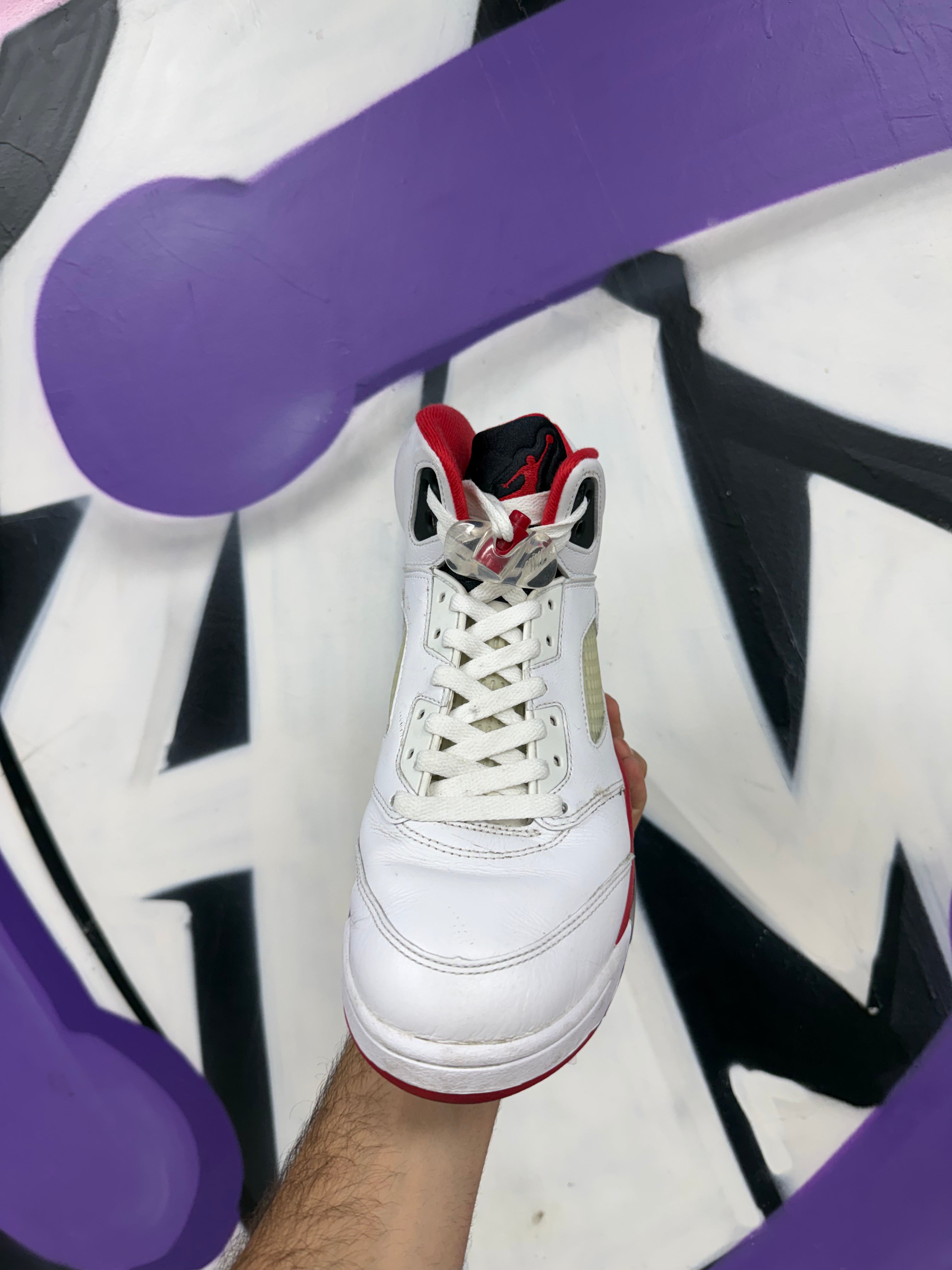 Jordan 5 Fire Red Sneakers