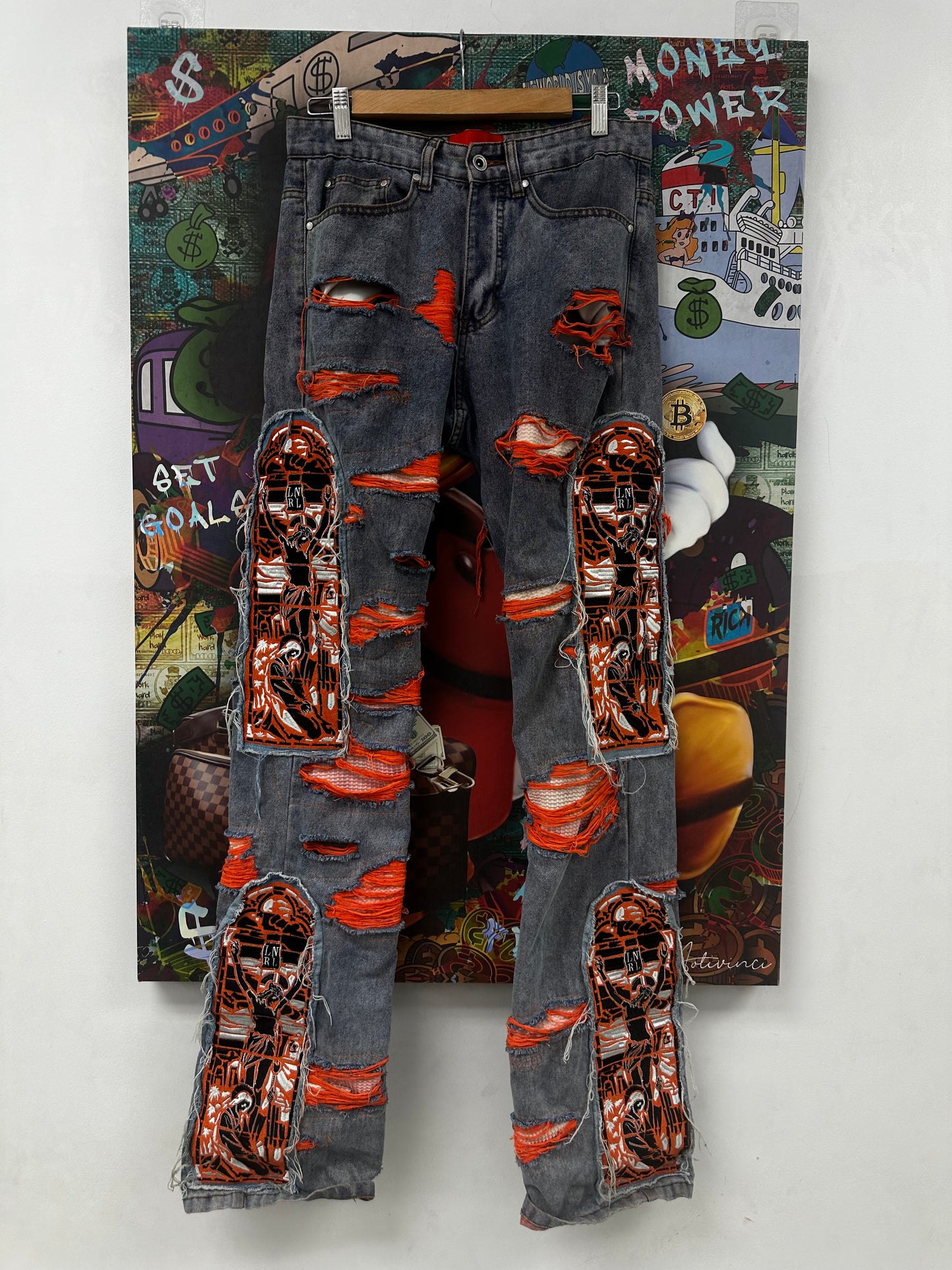 WDW Orange Patch Jeans Used 28