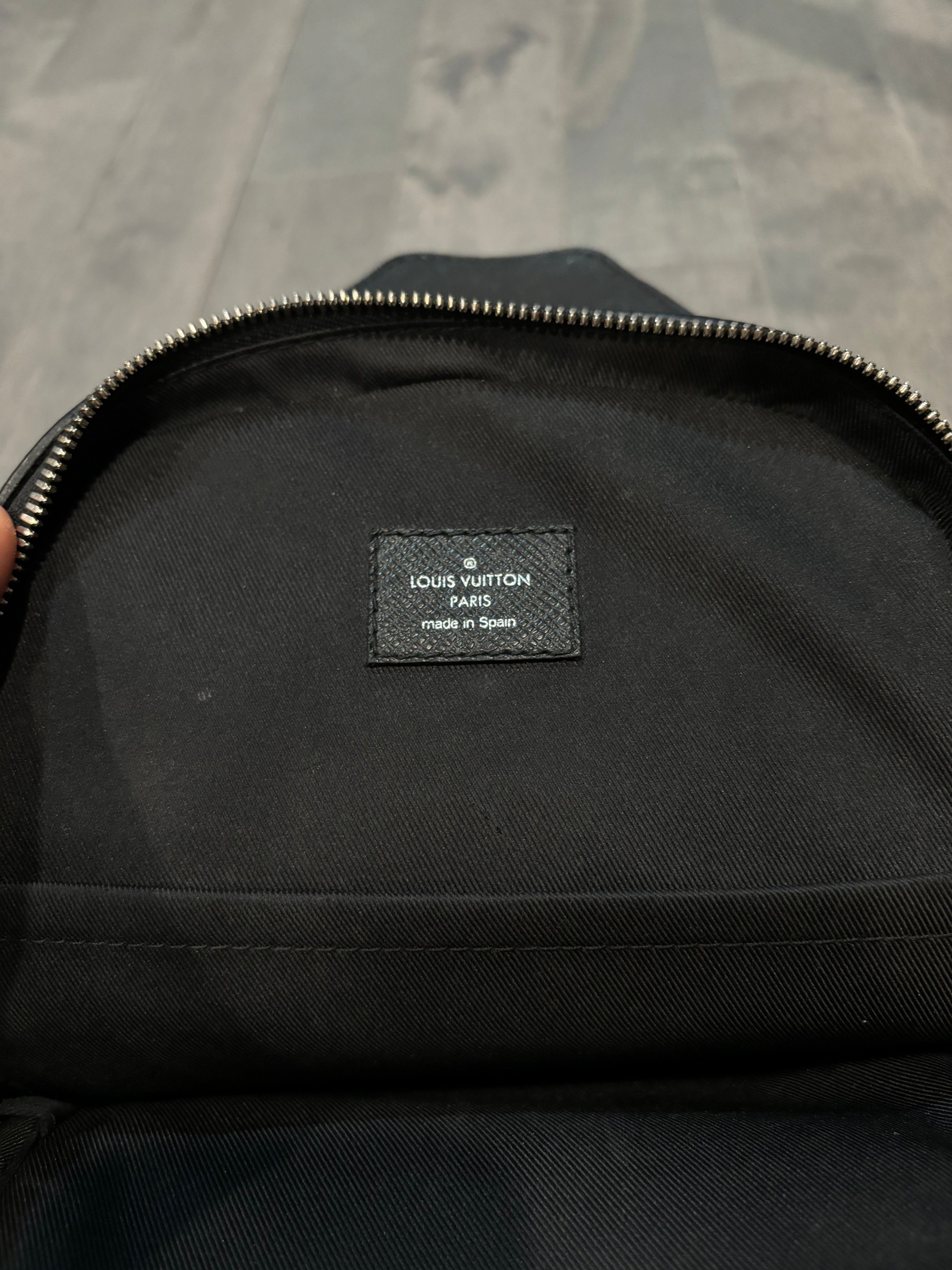 LV Avenue Slingbag NM Infini Leather Used OSFM N/A