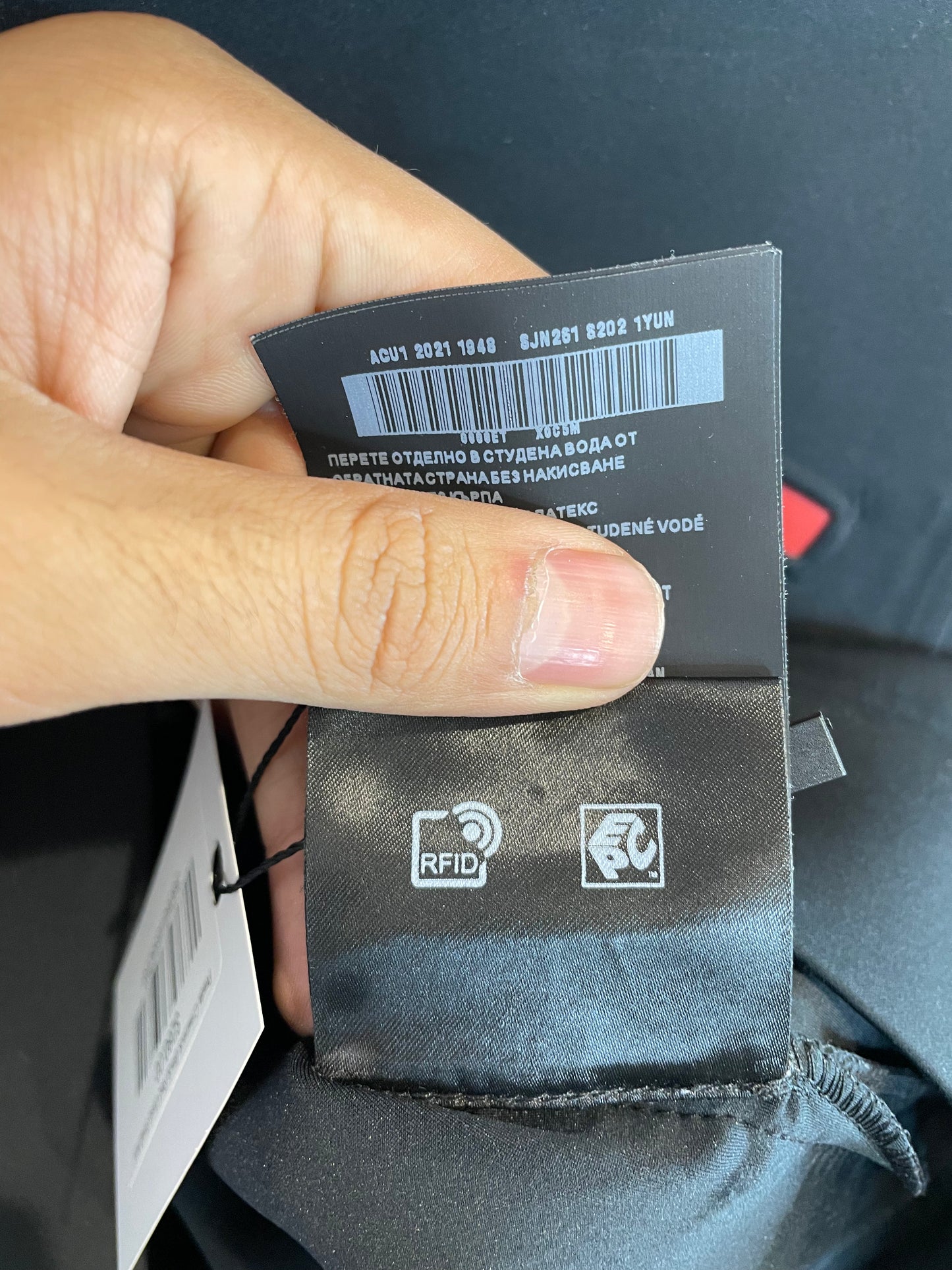 Prada Crewneck Black Red Used Small