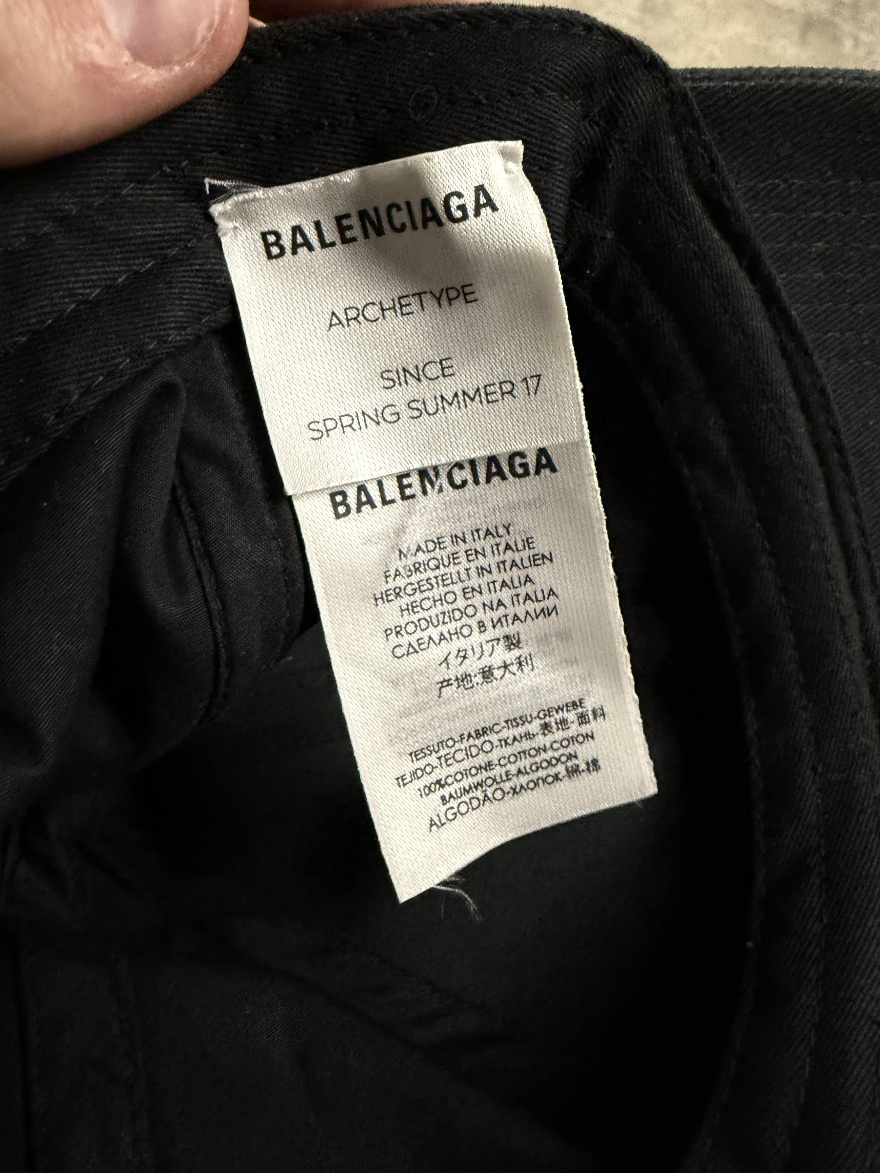 Balenciaga Cap Black White Used Large