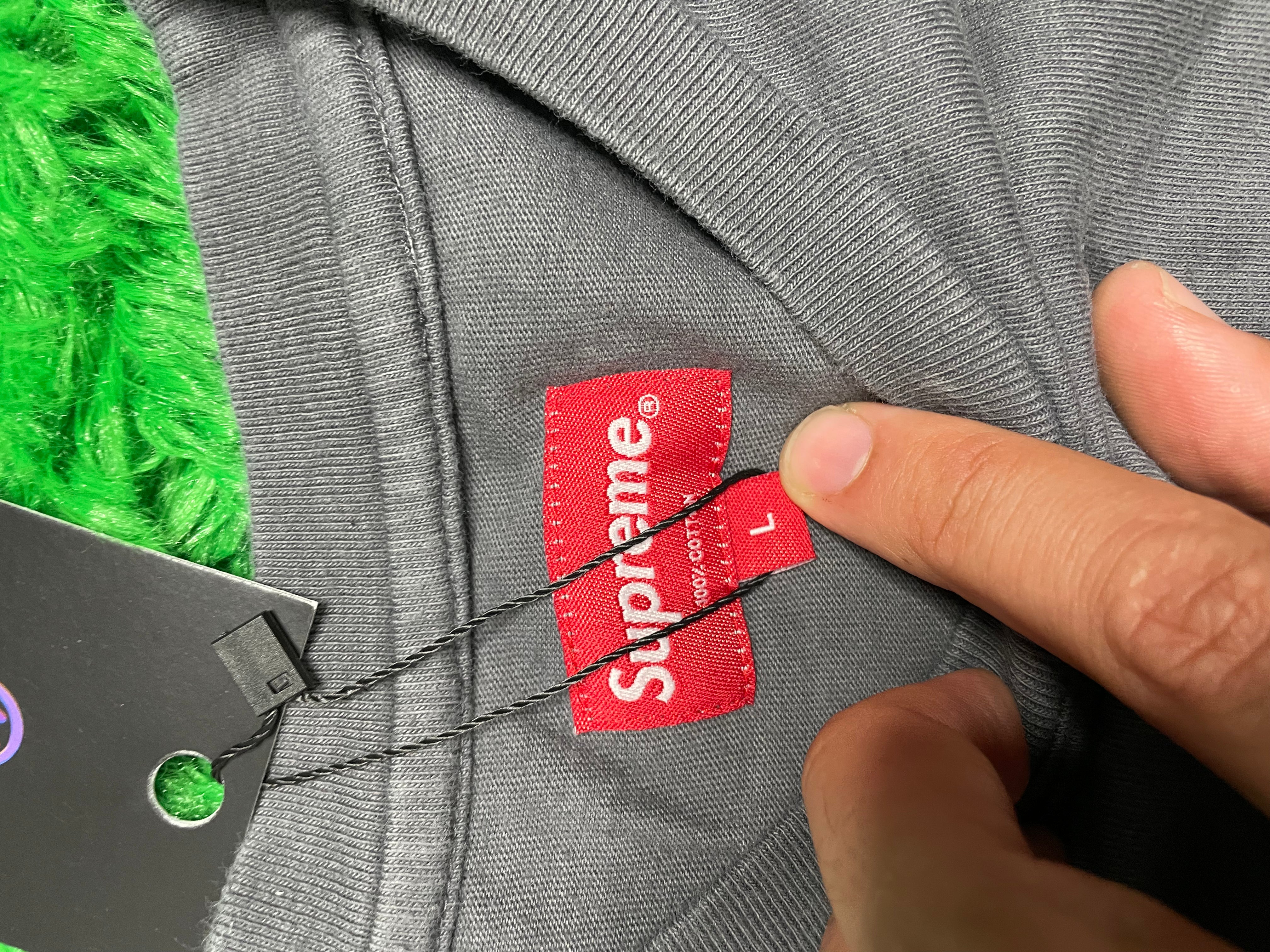 Supreme Tee grey embroded size:Large Used