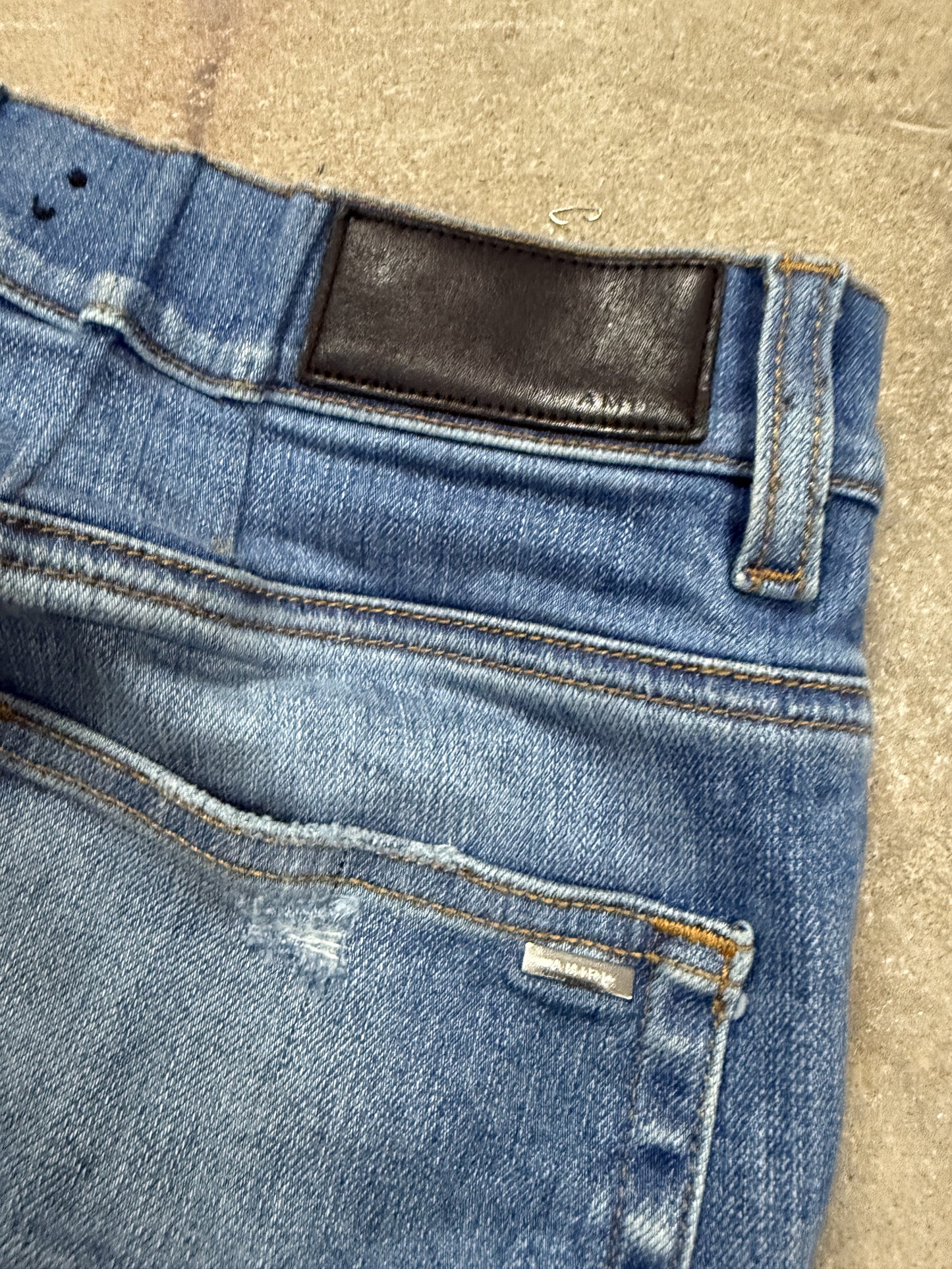 Amiri MX1 Light Wash Hawaiian Patch Used 32