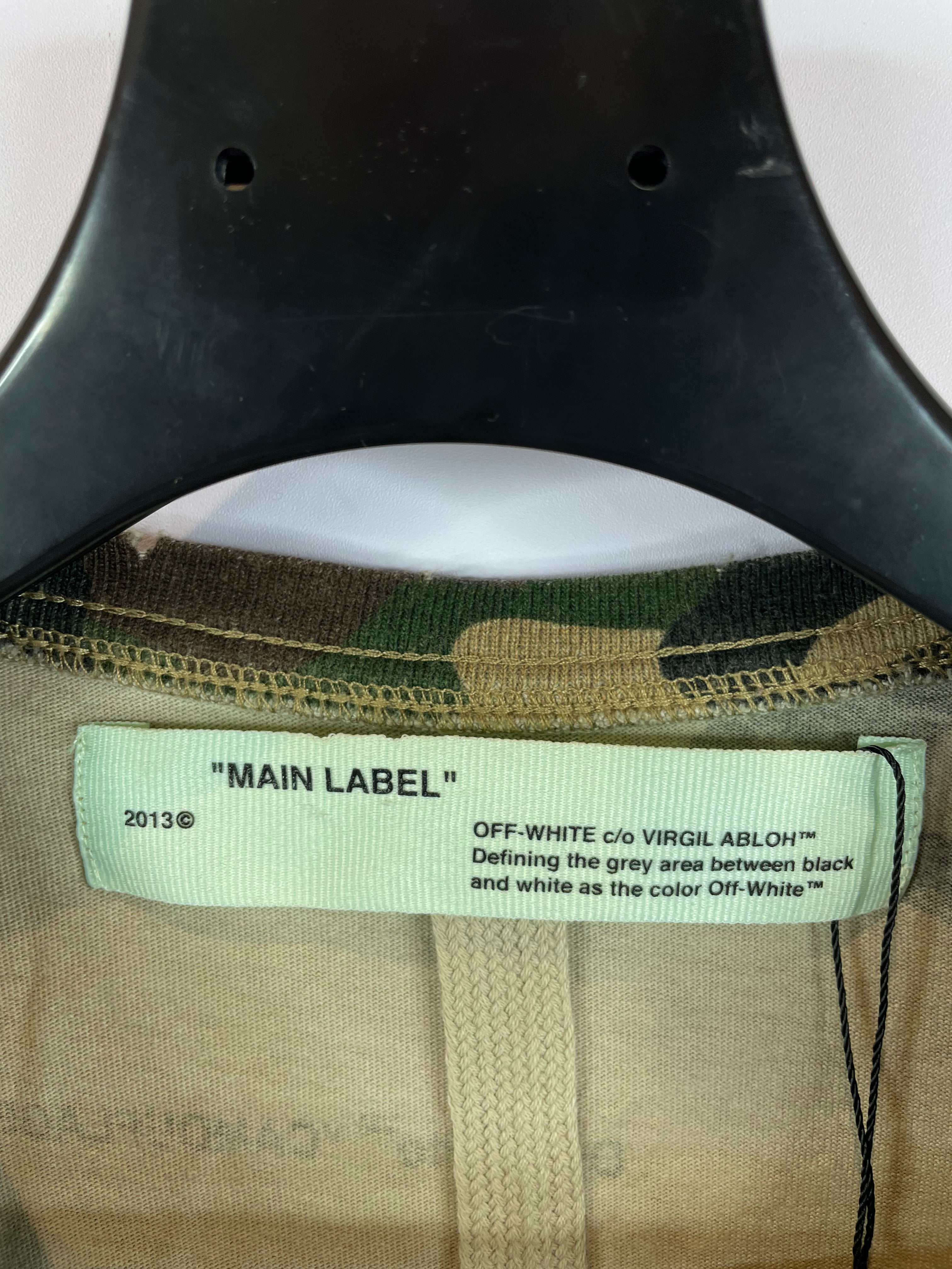 Off White Camo Tee Used XS