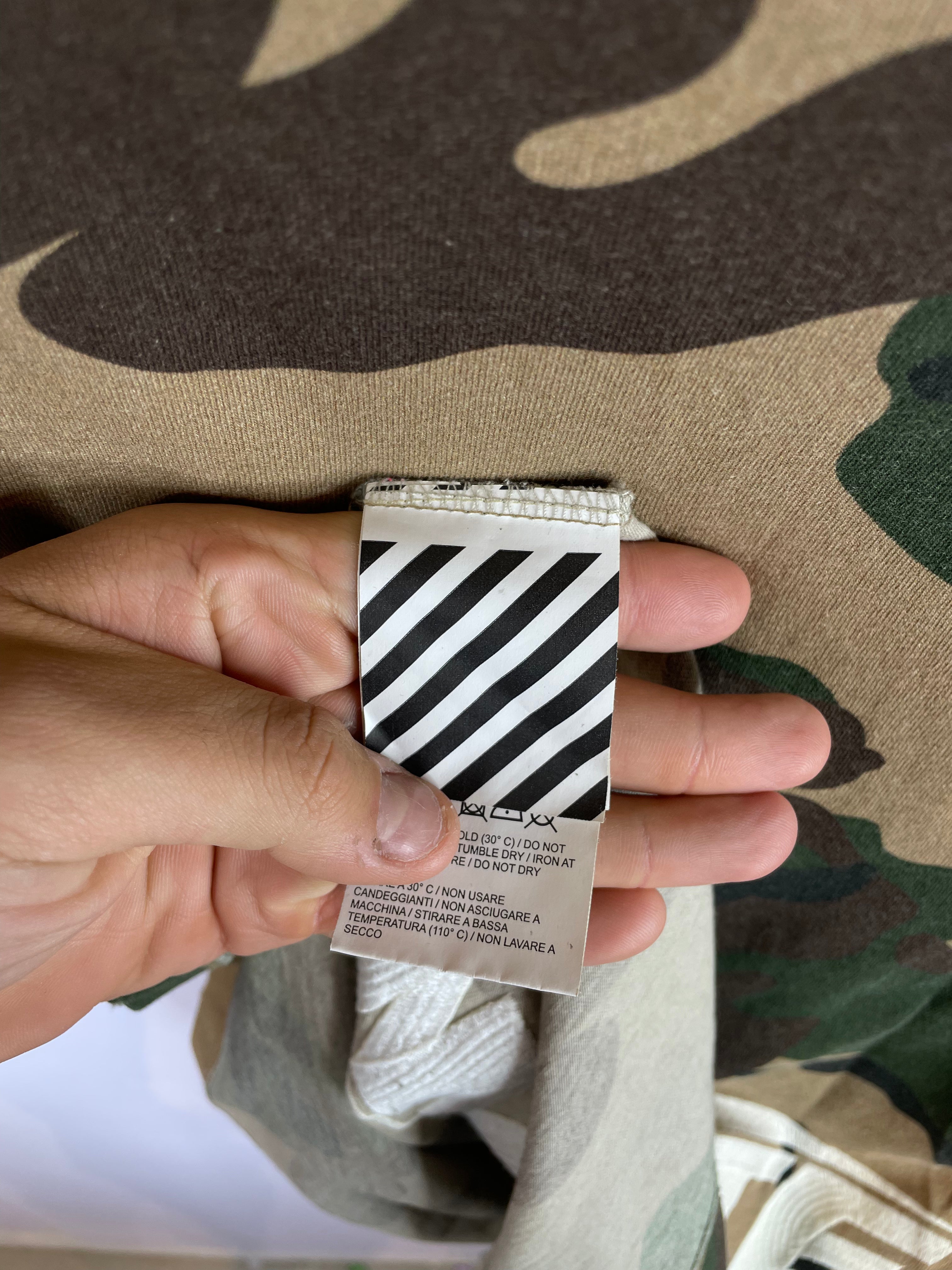 Off White Camo Tee Used XS