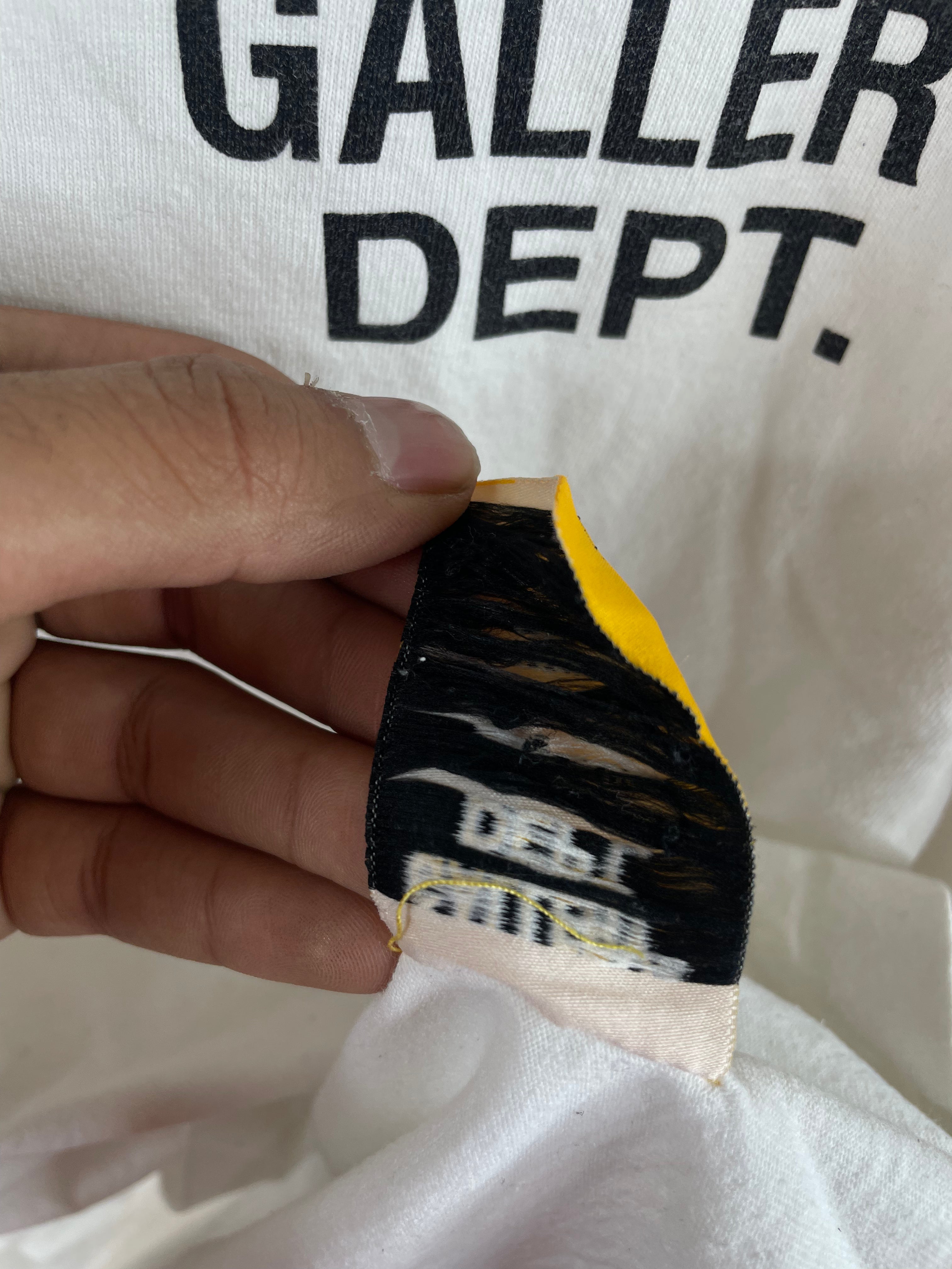 Gallery Tee White Black Used Medium