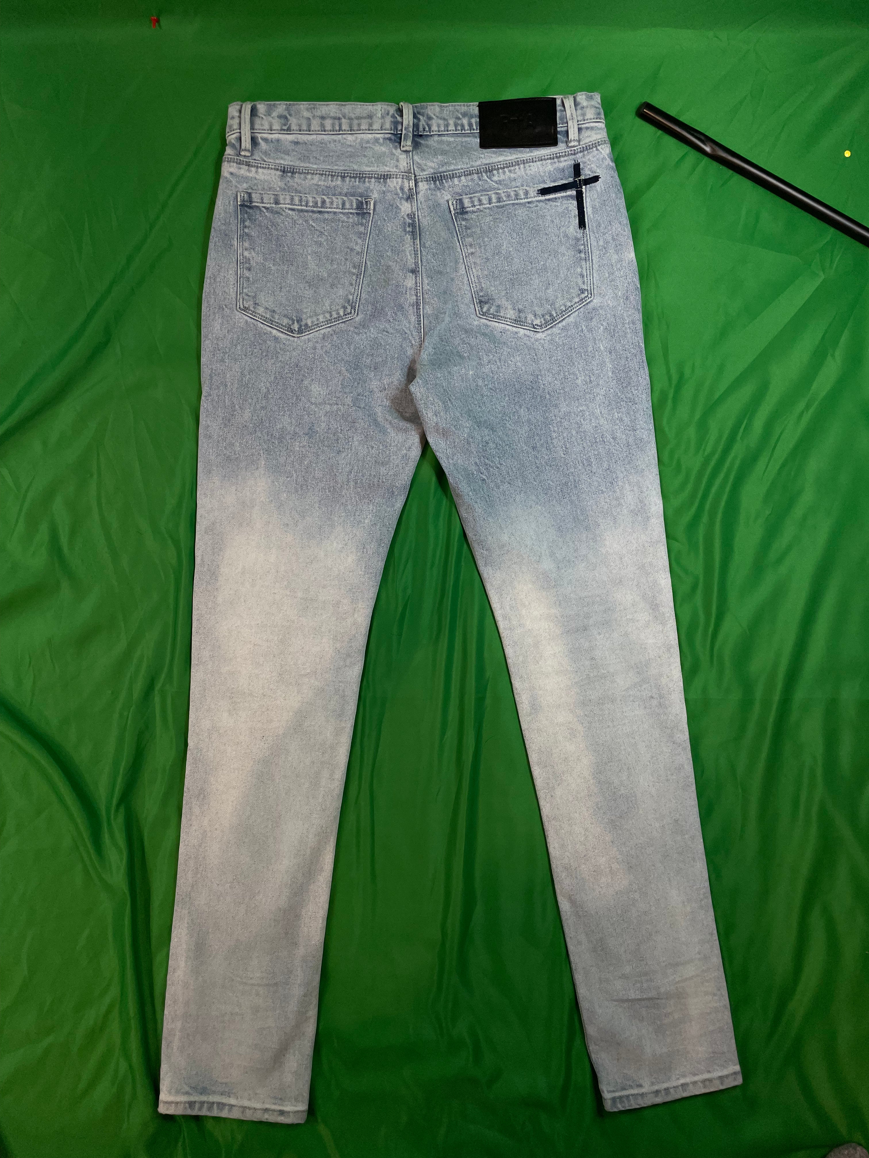 RTA Light Wash Plain Blue Jeans