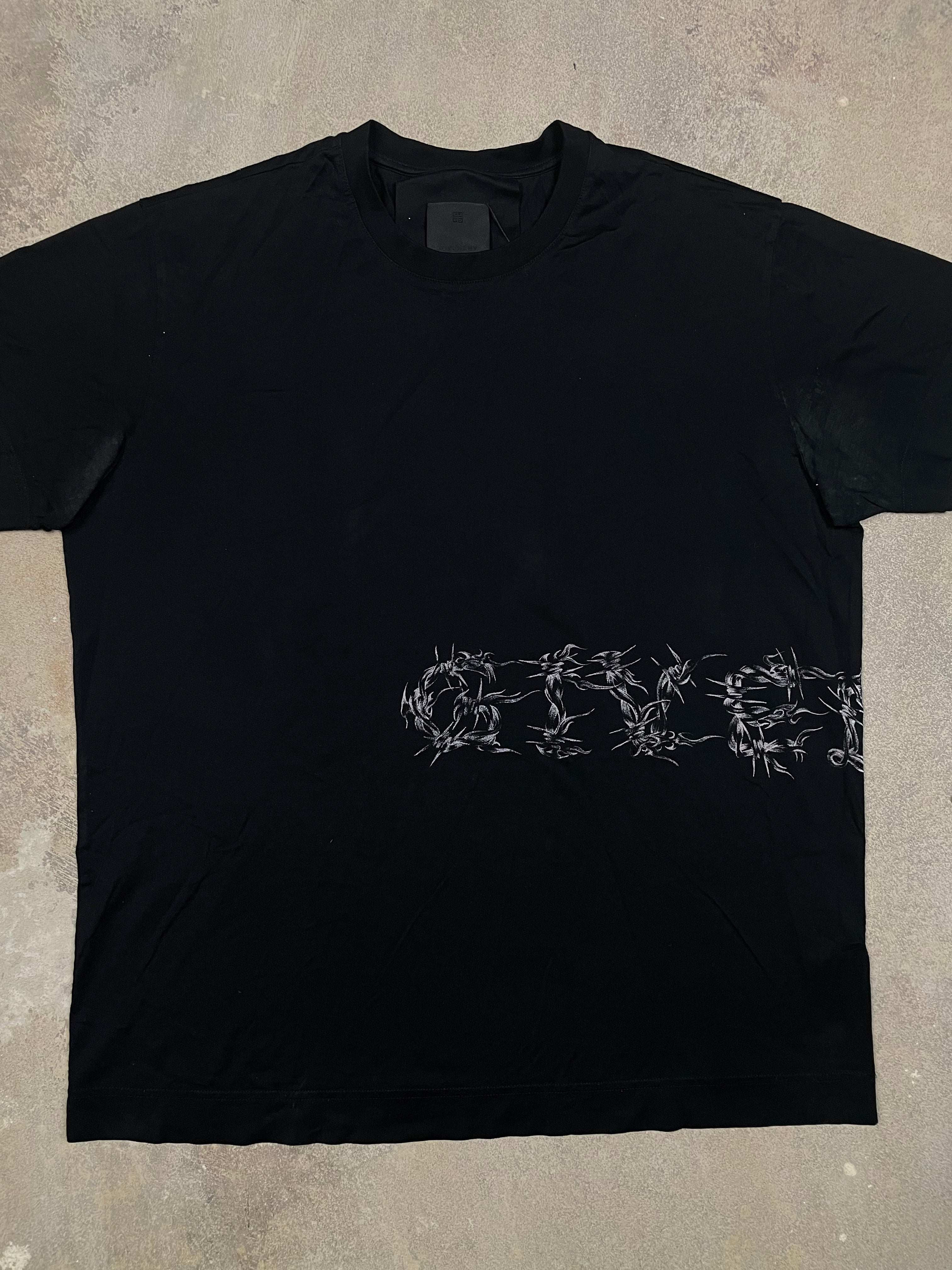 Givenchy Thorns Tee Black Medium Used