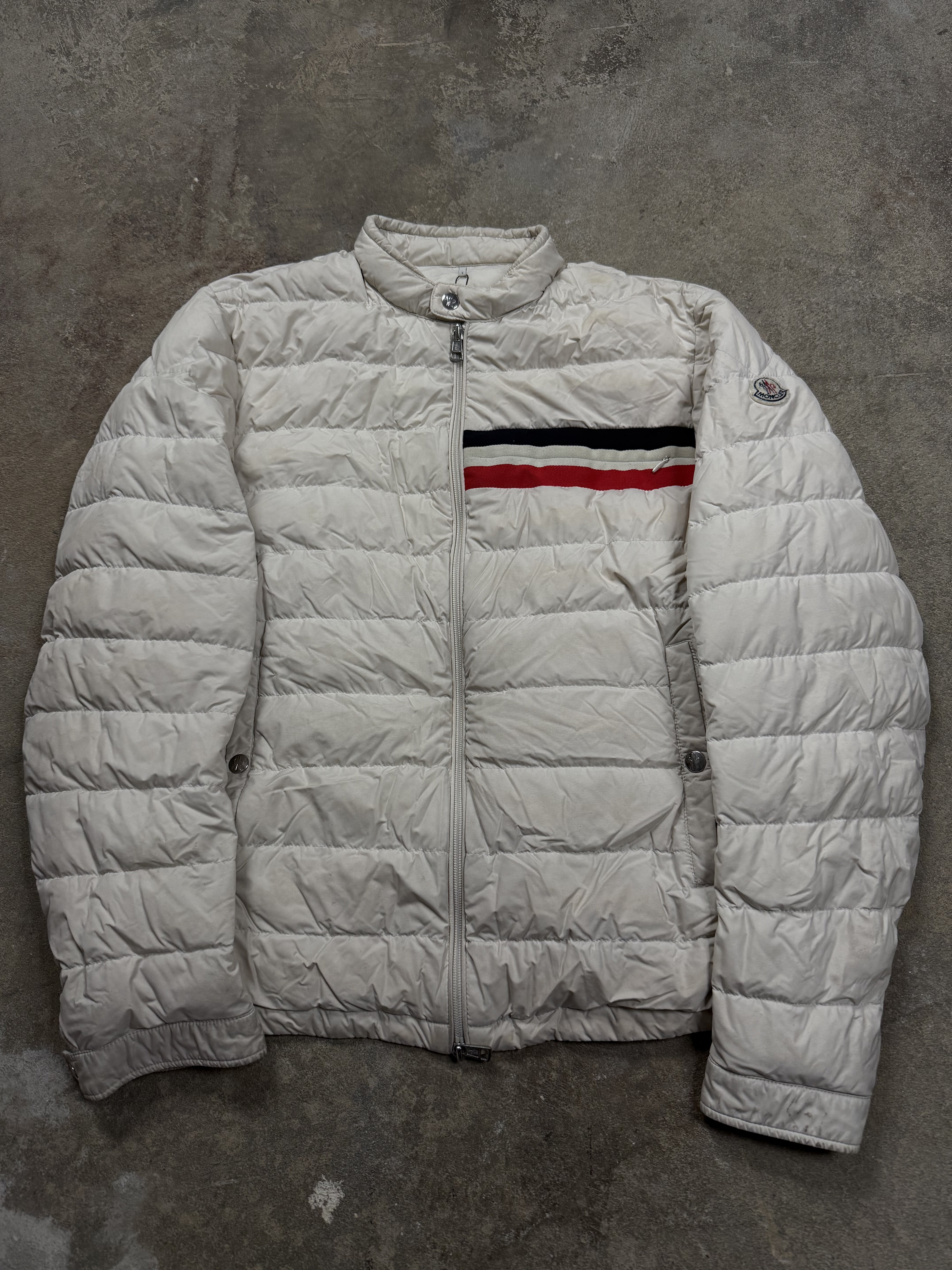 Moncler Light Jacket White Used 4 (XL)
