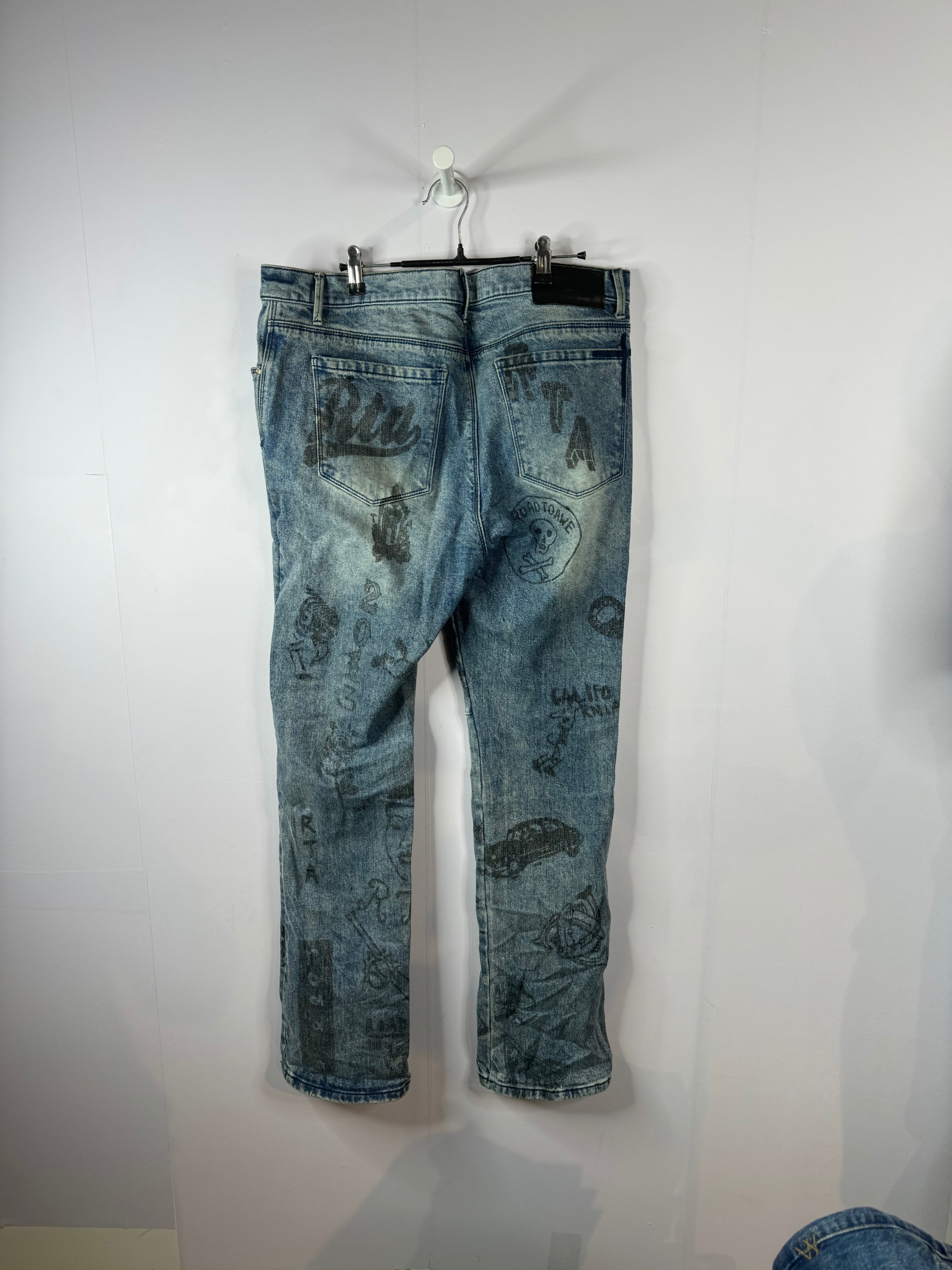 RTA Jeans Blue Distressed Used 34