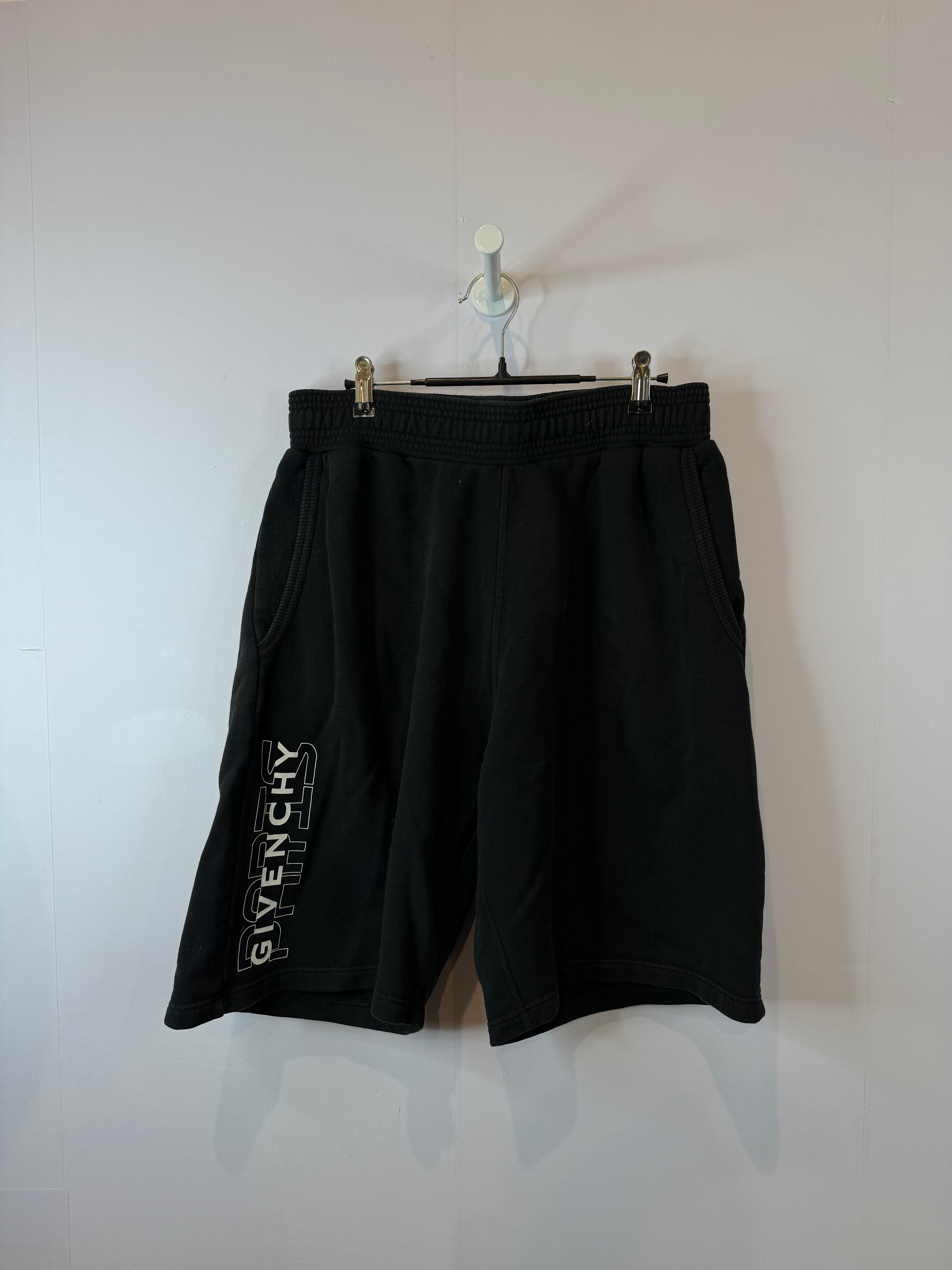 Givenchy Sweatshorts Black Used Medium