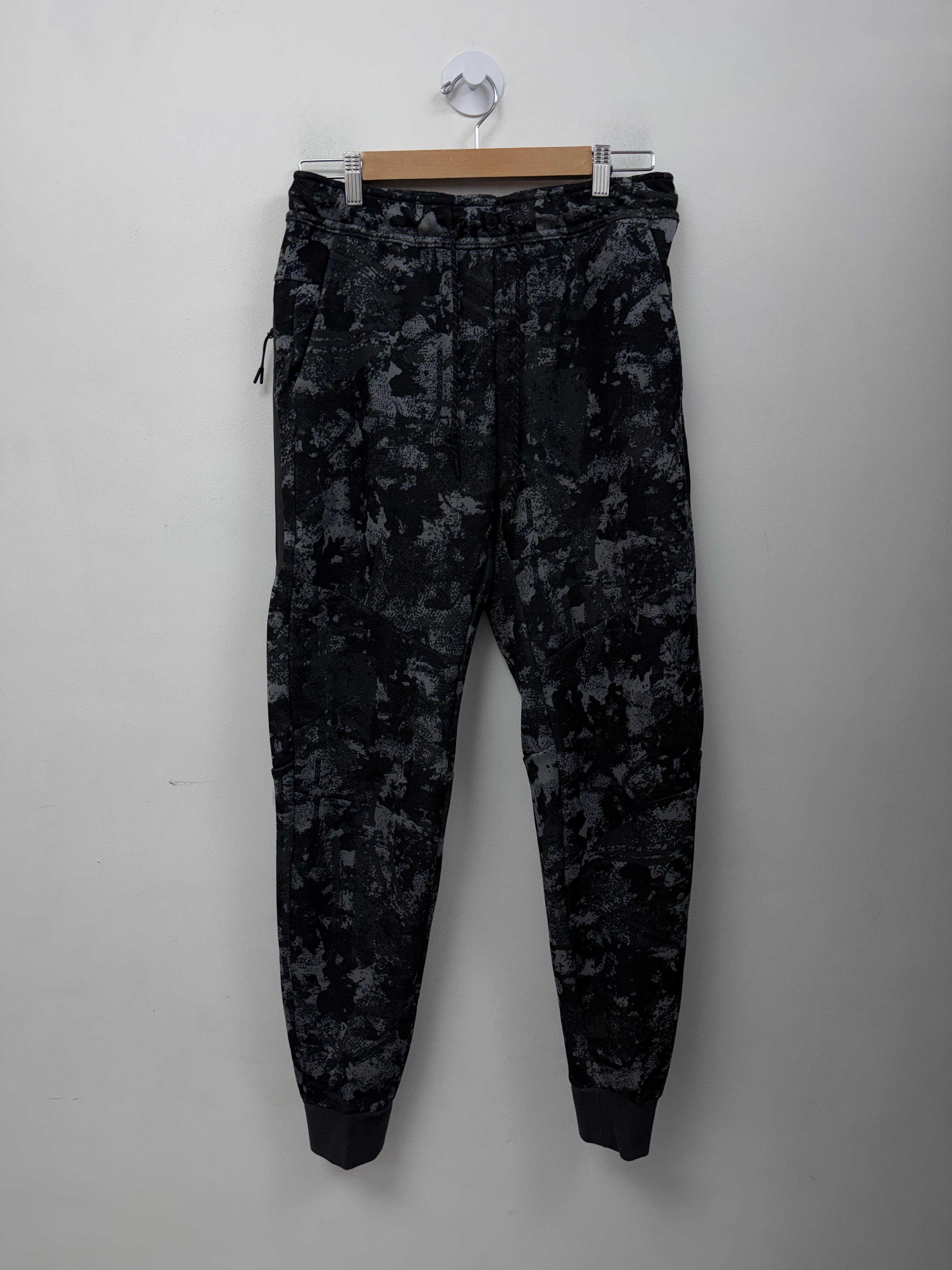 Nike Black Duck Camo Sweats