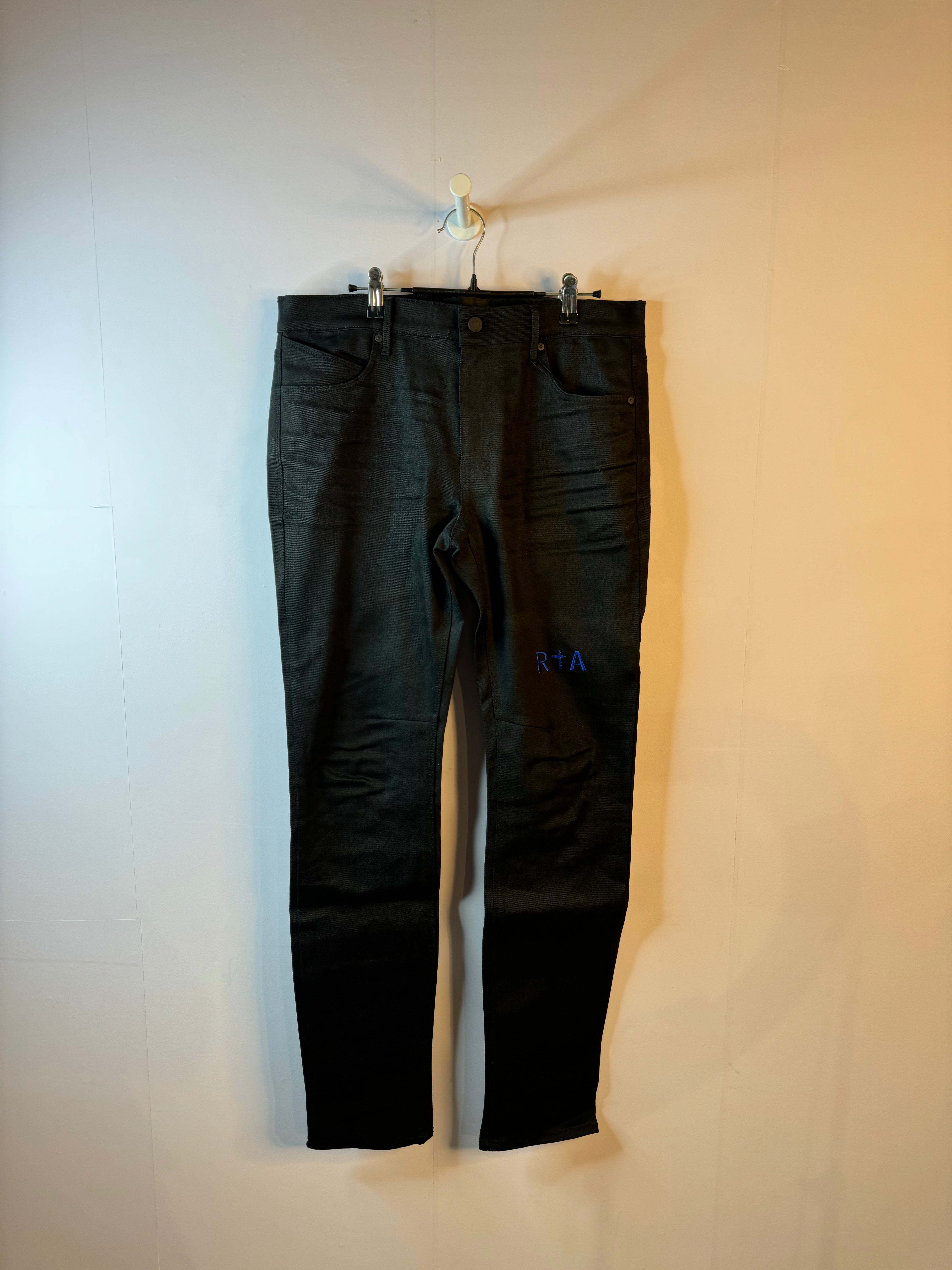 RTA Jeans Black Blue Used 31