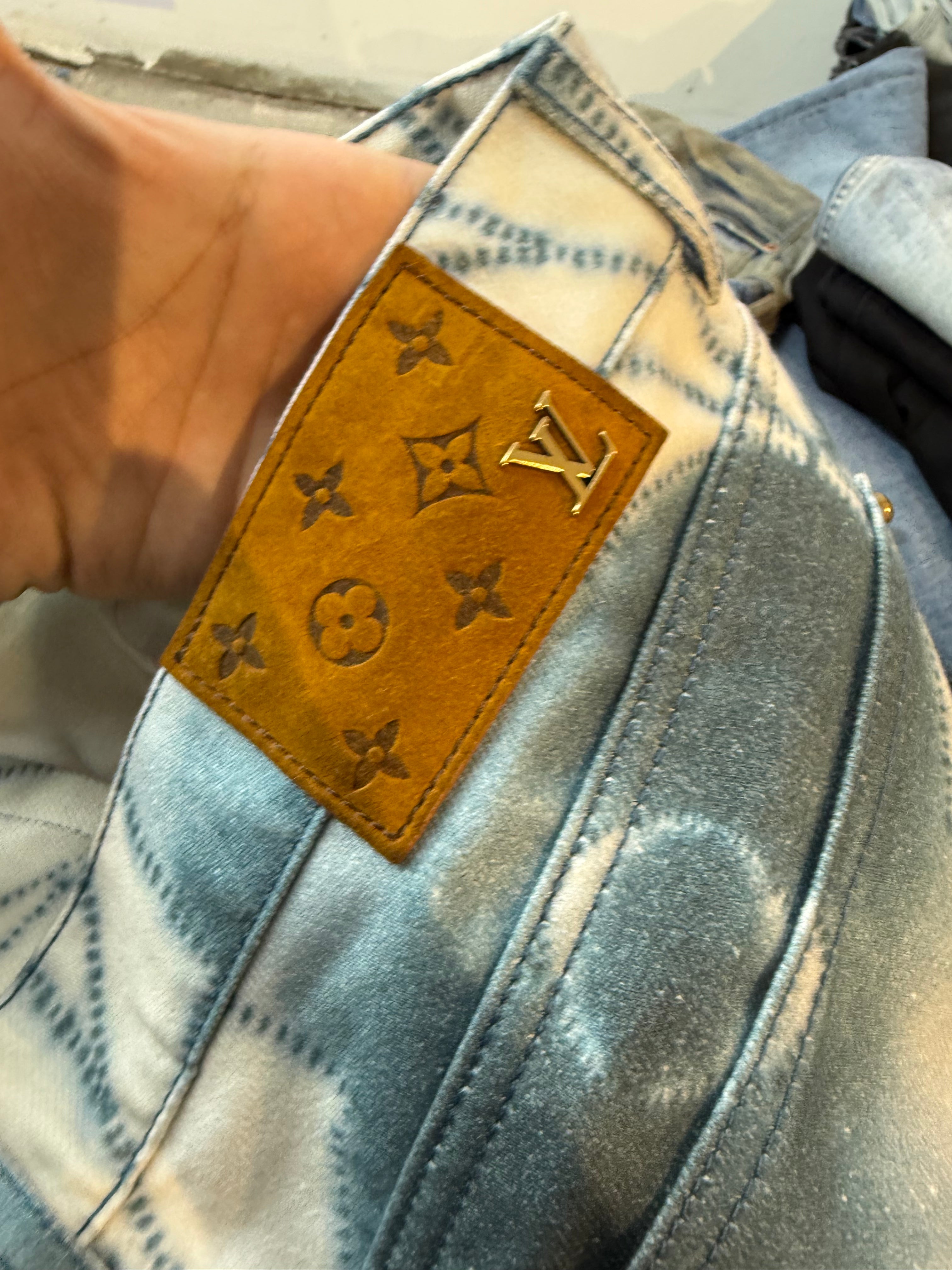 LV Tie Dye Monogram Denim Used 32