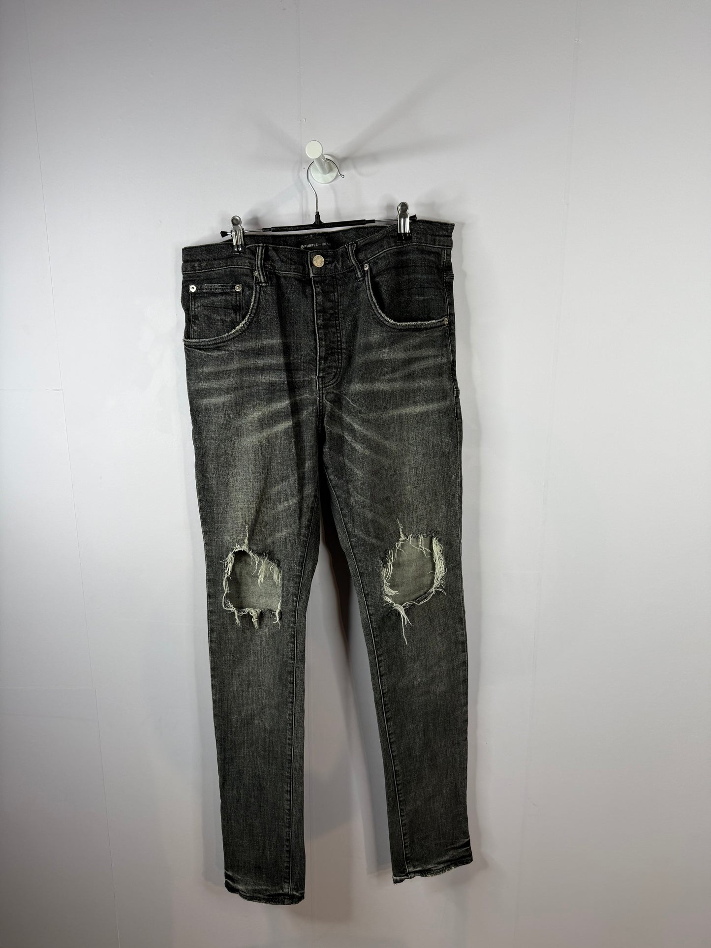 Purple Brand Jeans Black Knee Rip Used 34