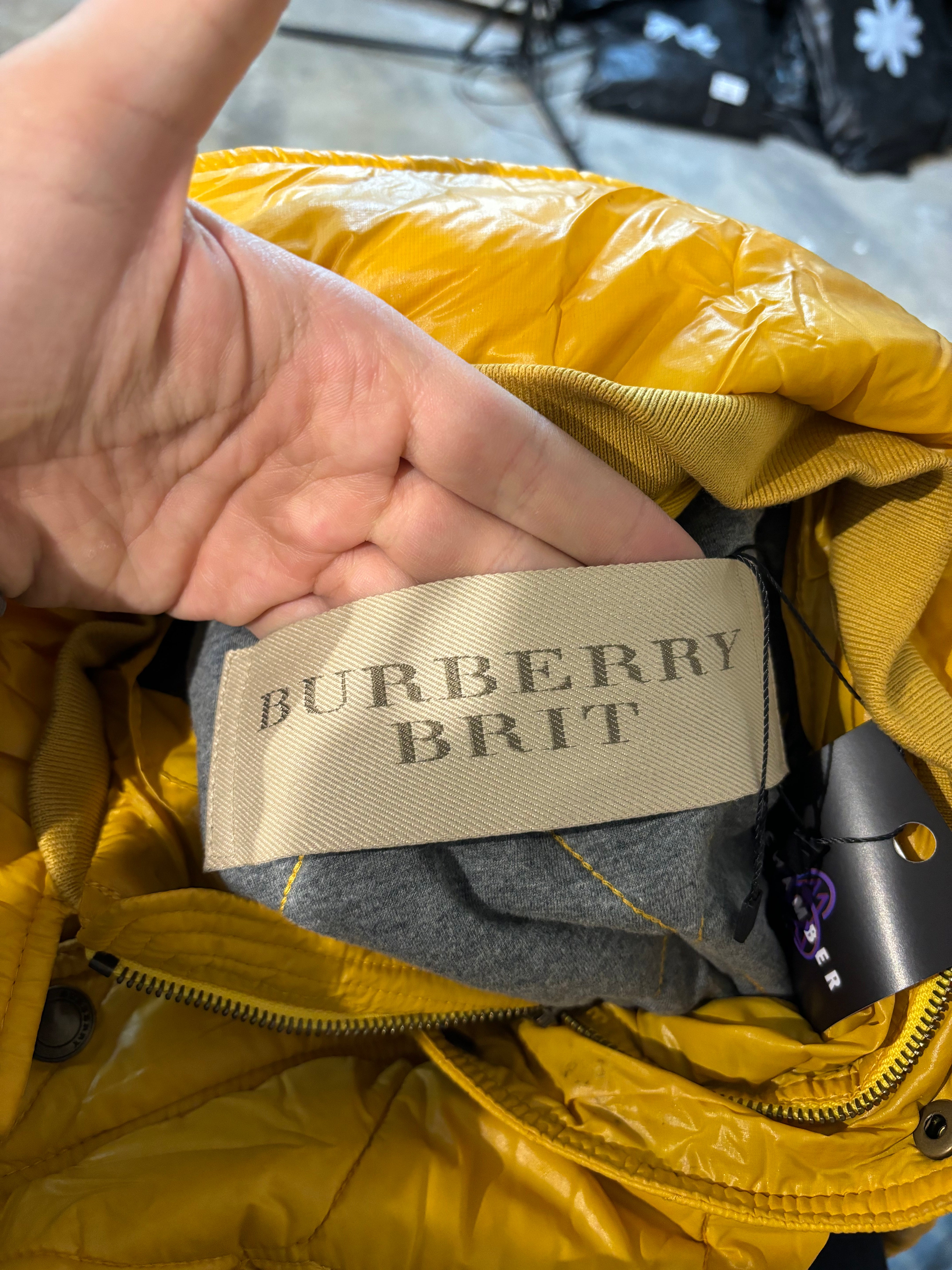 Burberry Light Jacket Yellow Used XL