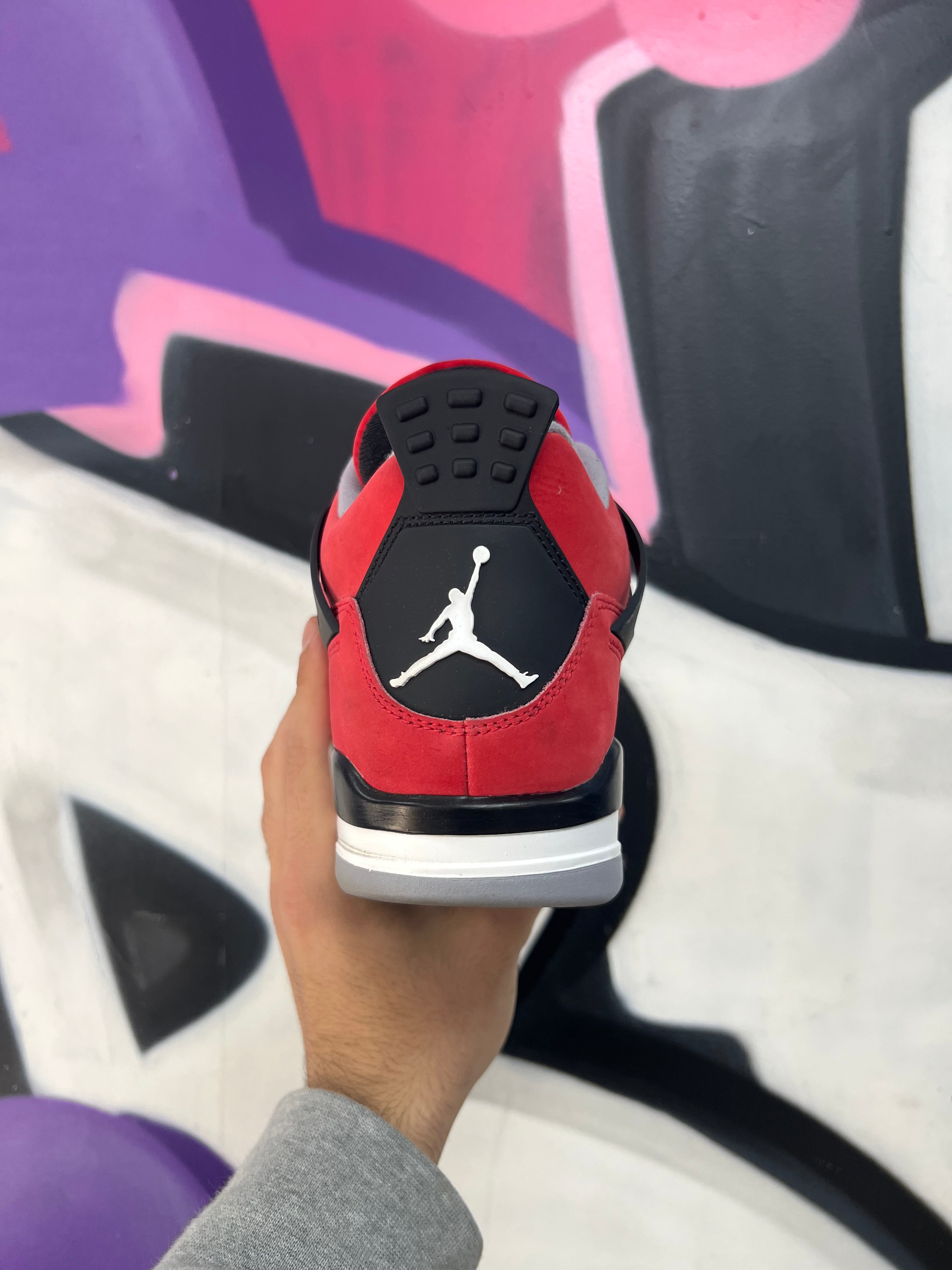 Jordan 4 Toro Sneakers