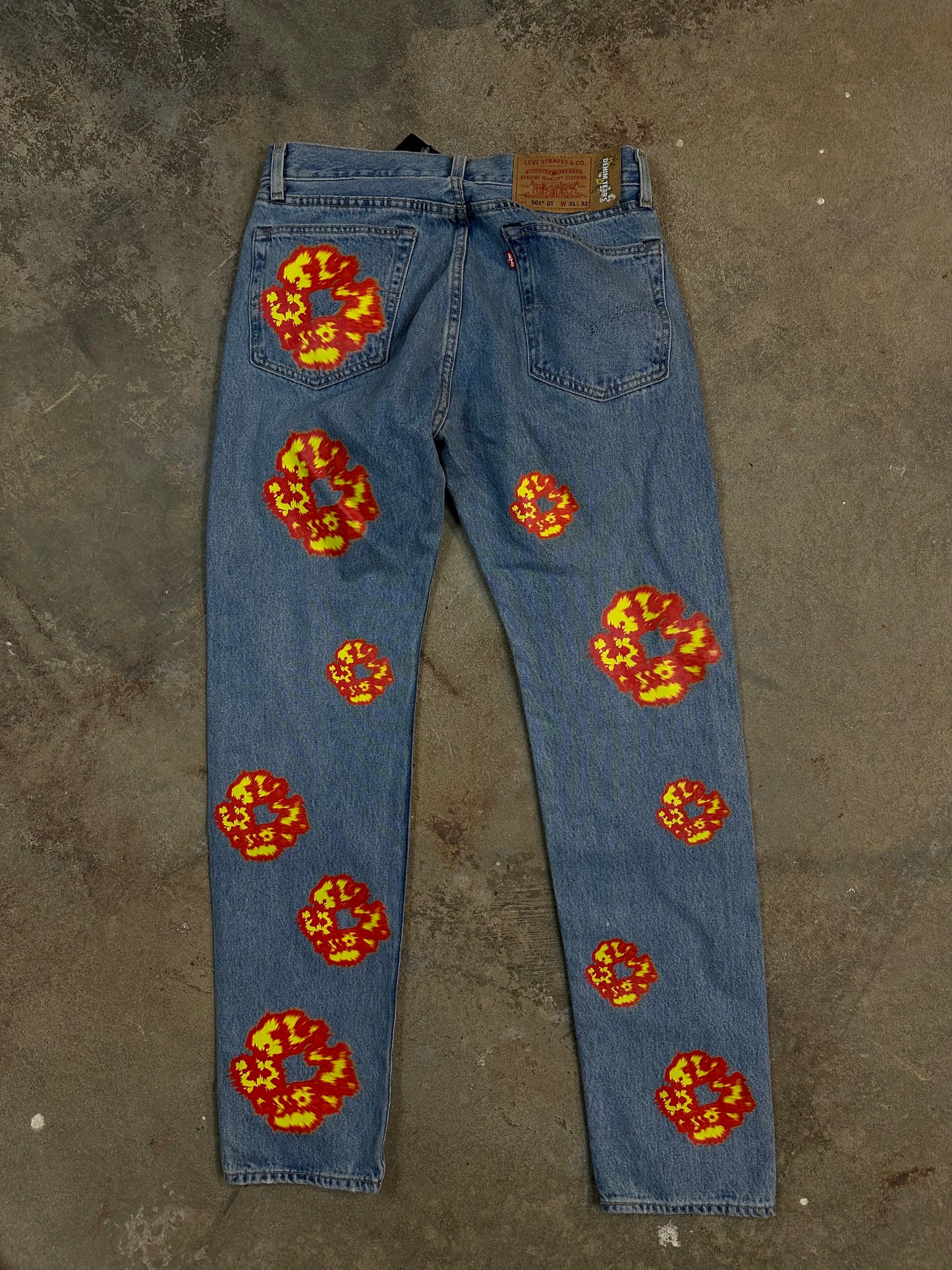 Denim Tears Offset Lightwash Jeans Used 31