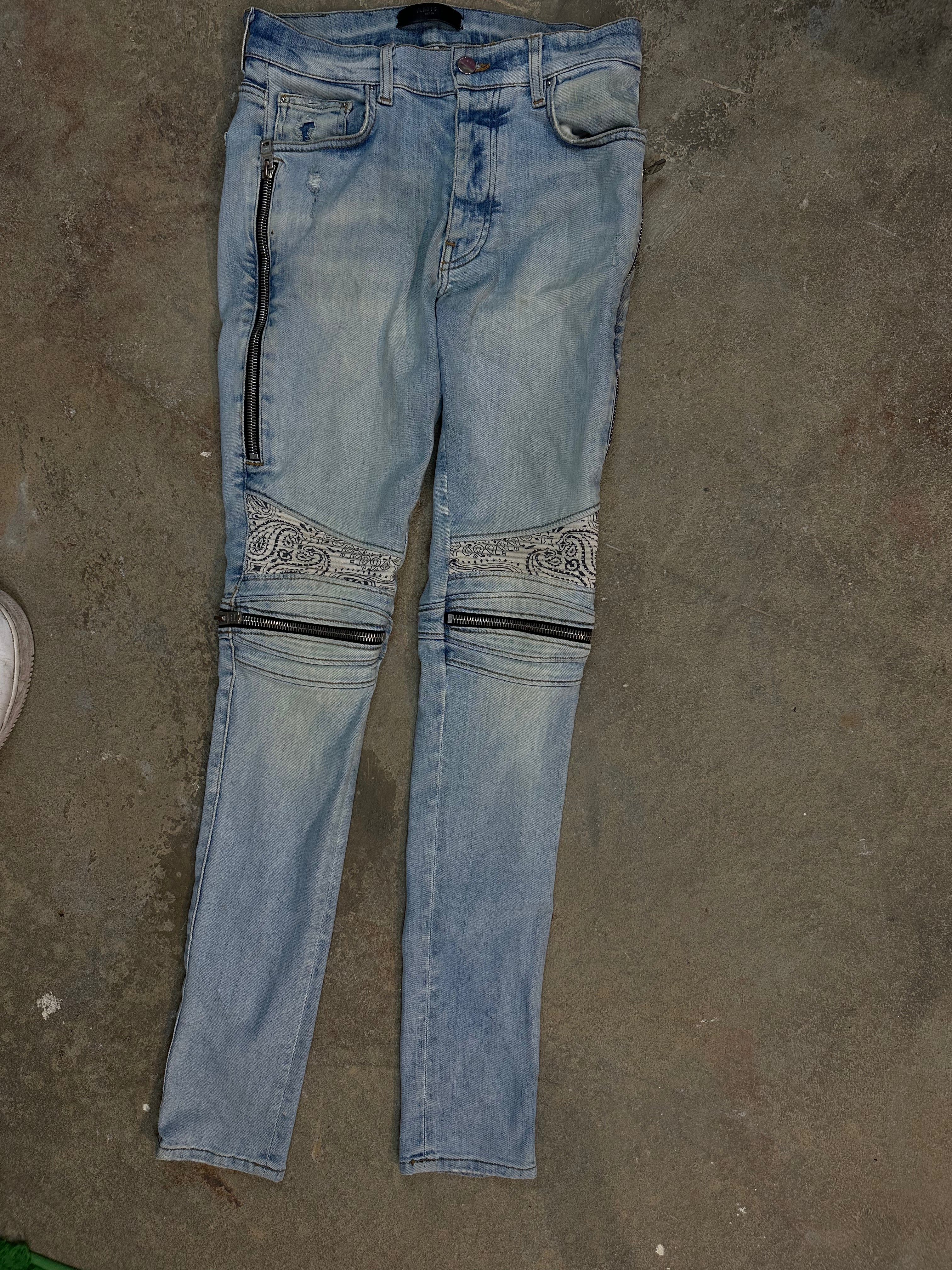 Amiri MX2 Light Wash White Paisley Patch Used 30