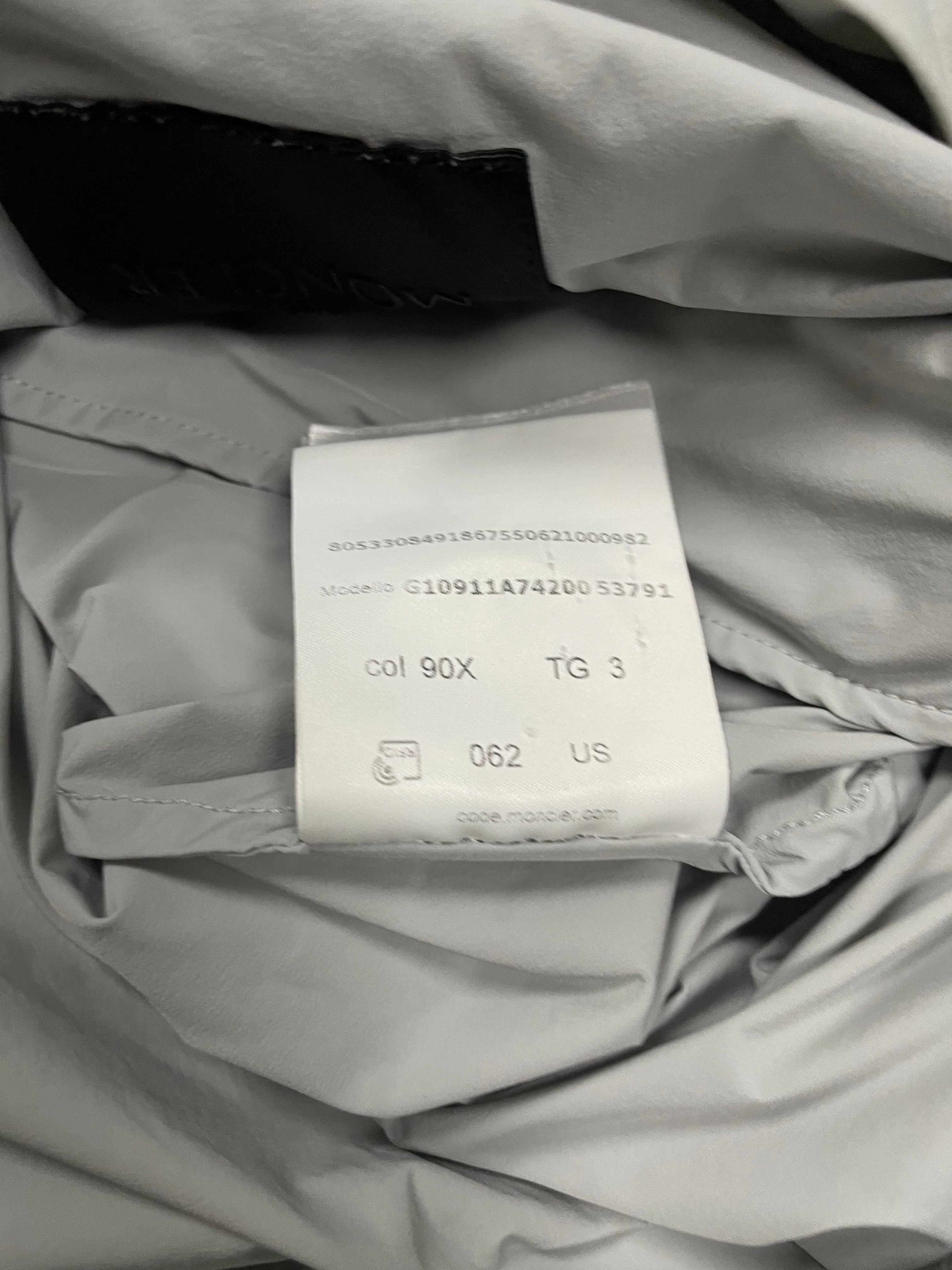 Moncler Wind Breaker Grey Used 3 (Medium)